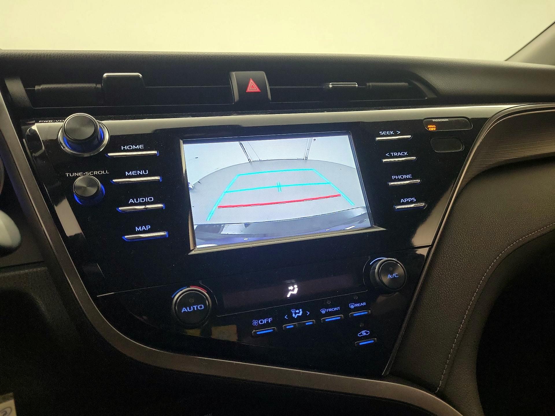 Thumbnail: 2019 Toyota Camry - 13