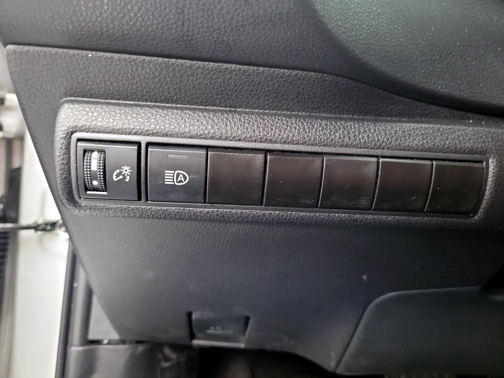 Thumbnail: 2025 Toyota Corolla - 13