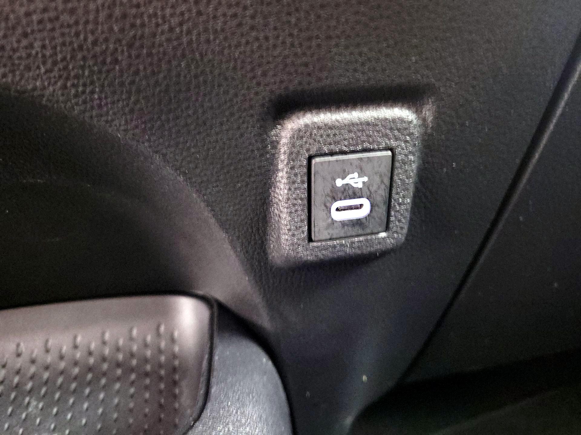 Thumbnail: 2025 Toyota Corolla - 18