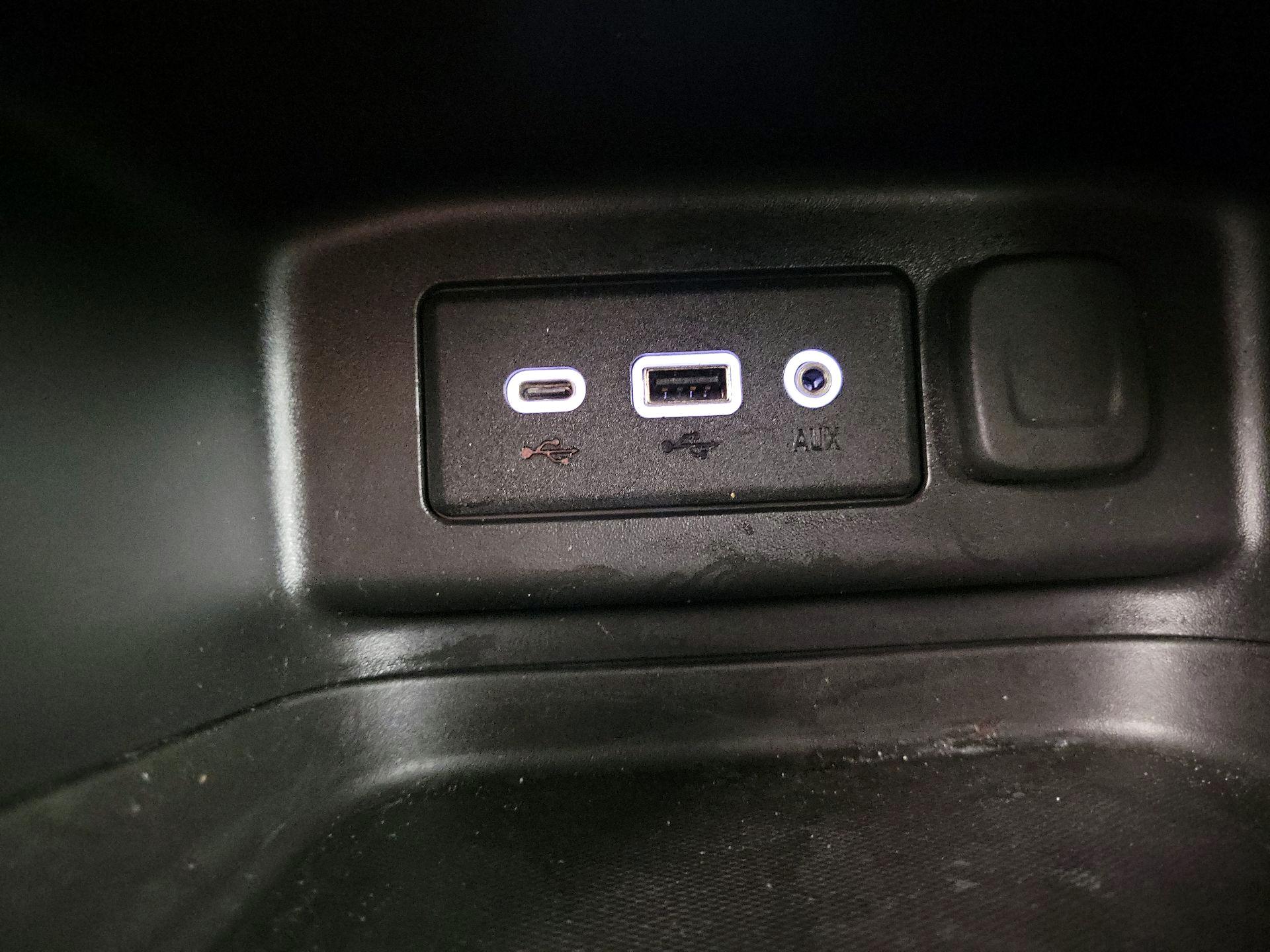 Thumbnail: 2019 Chevrolet Equinox - 17