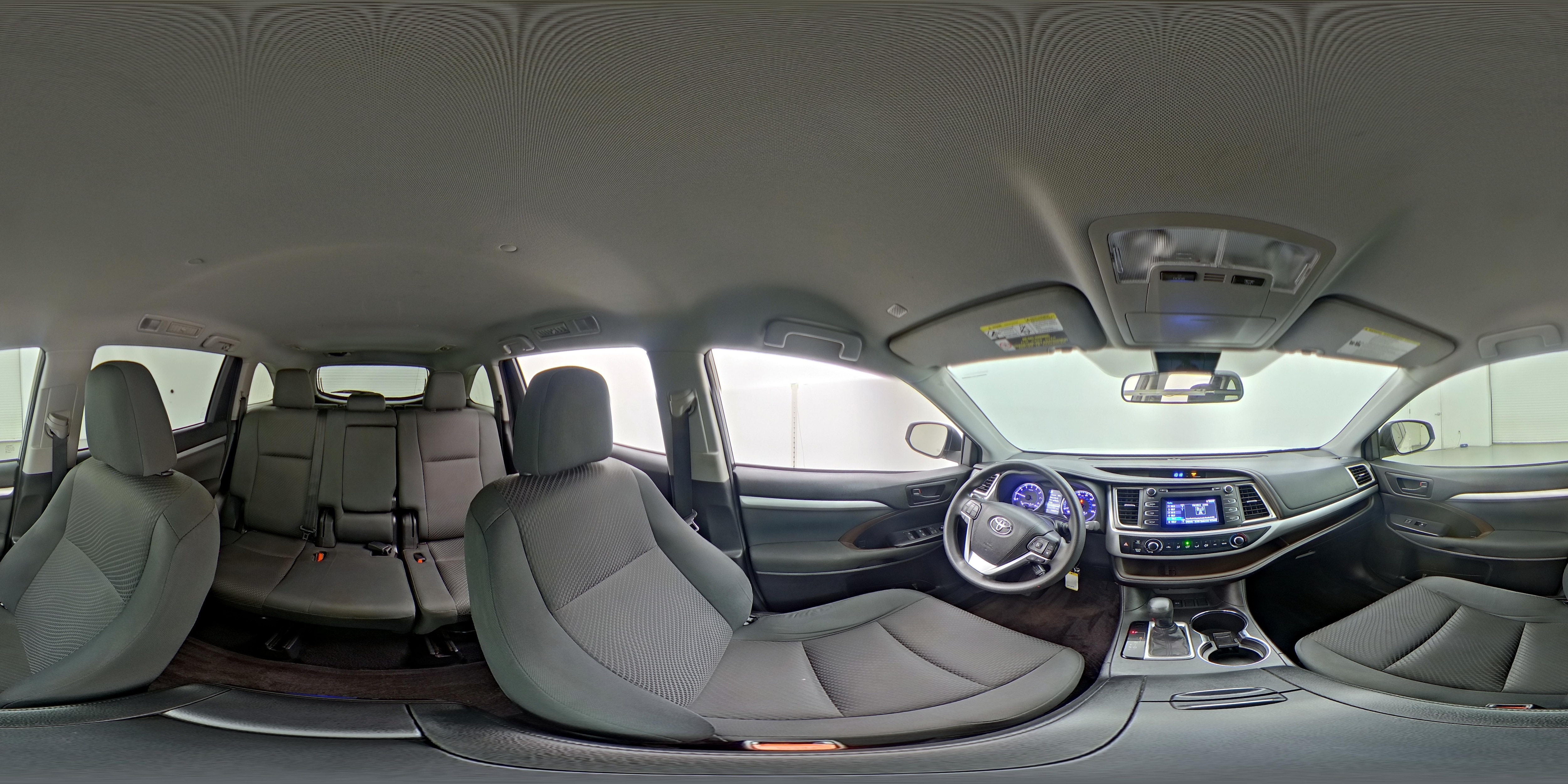 2018 Toyota Highlander LE - Photo 24