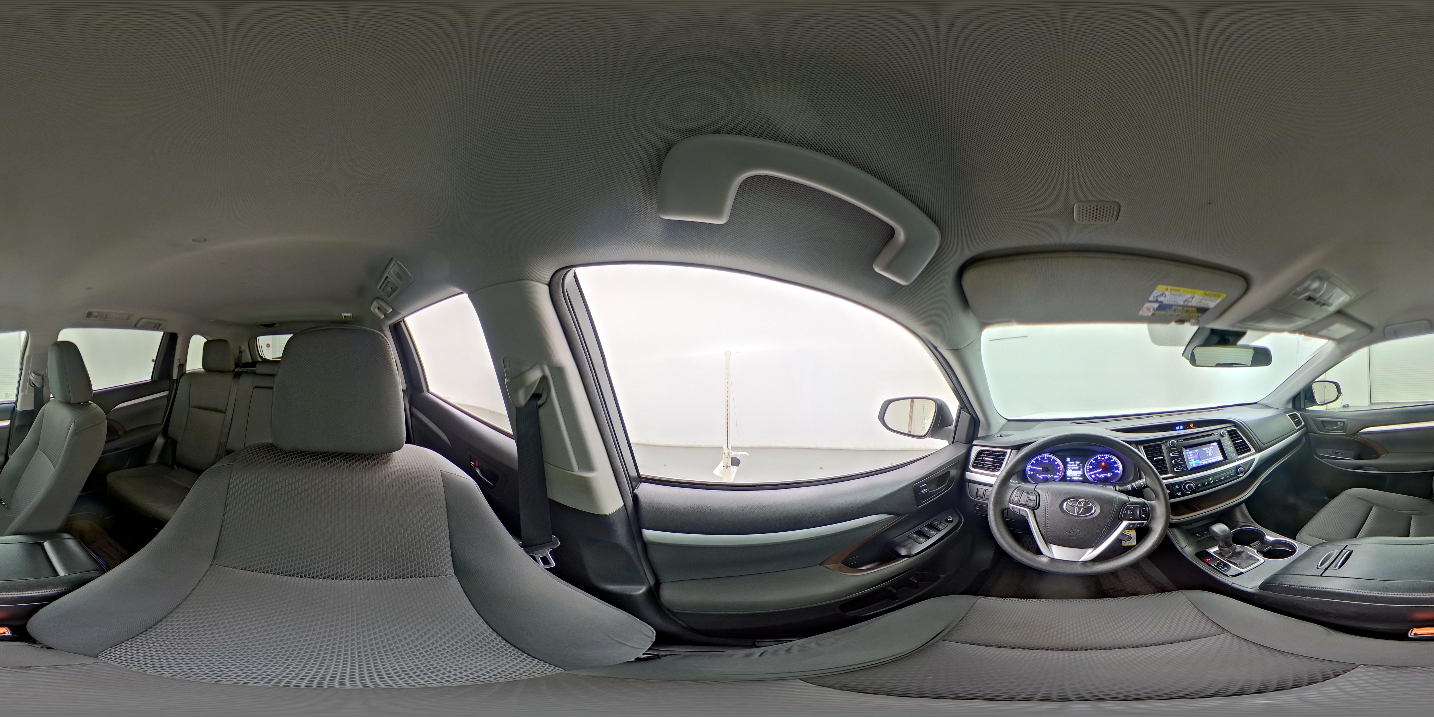 2018 Toyota Highlander LE - Photo 26