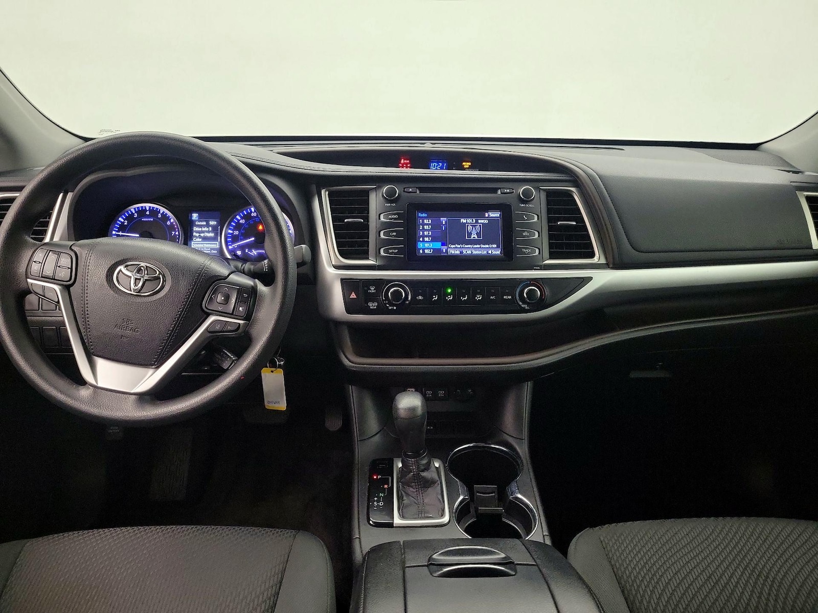 2018 Toyota Highlander LE - Photo 10
