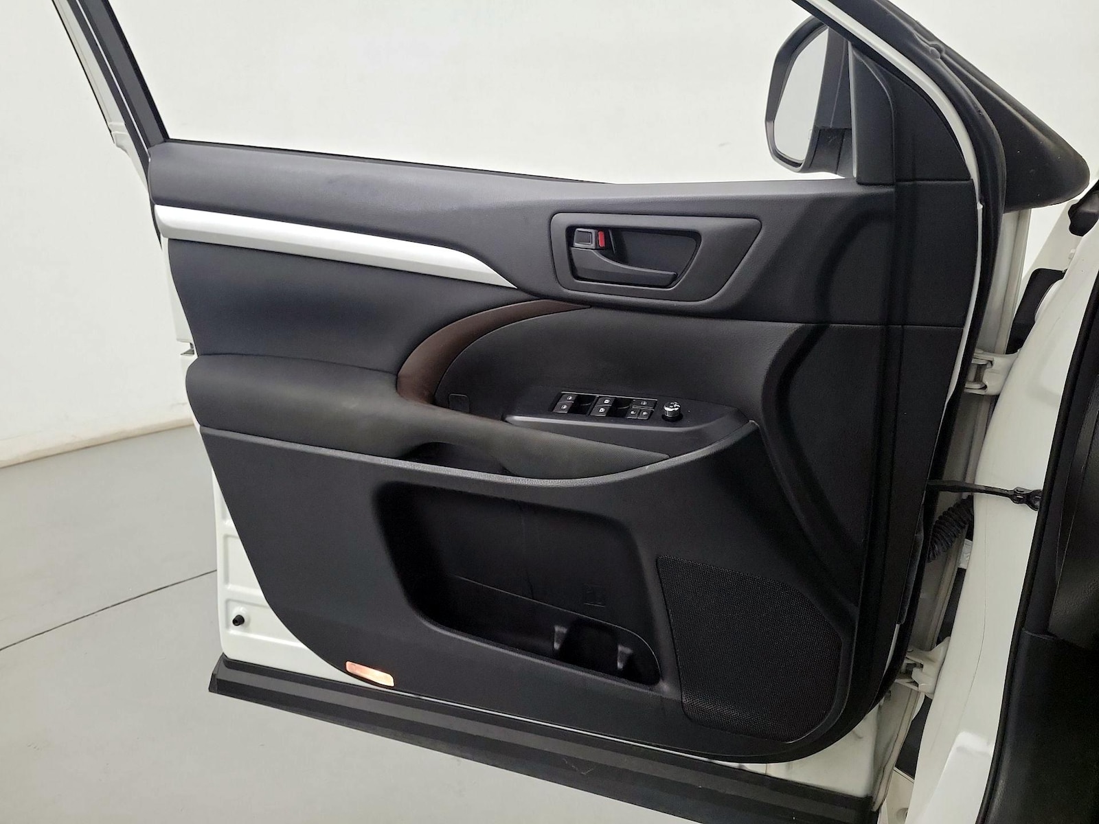 2018 Toyota Highlander LE - Photo 13