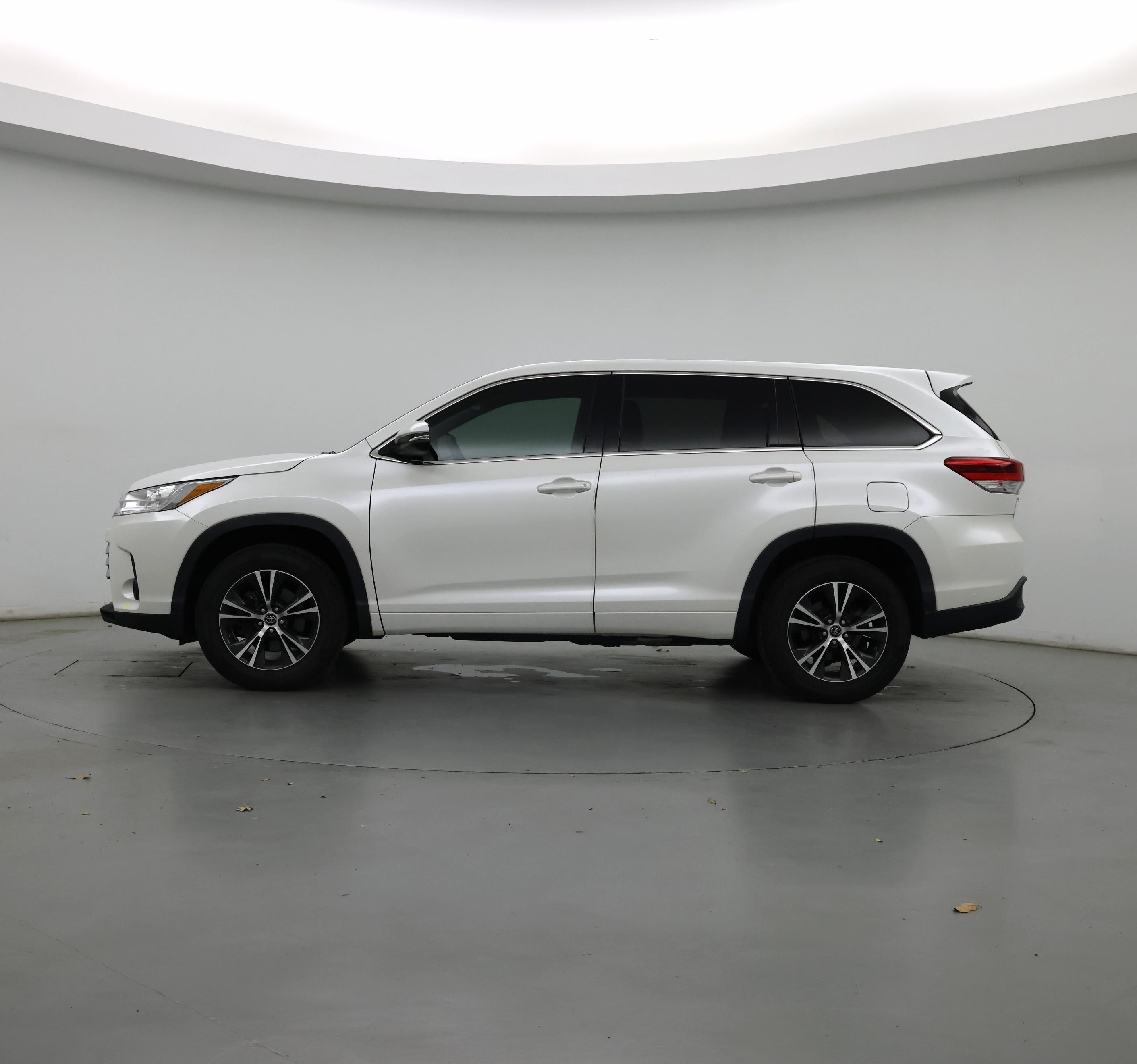 Thumbnail: 2018 Toyota Highlander - 3