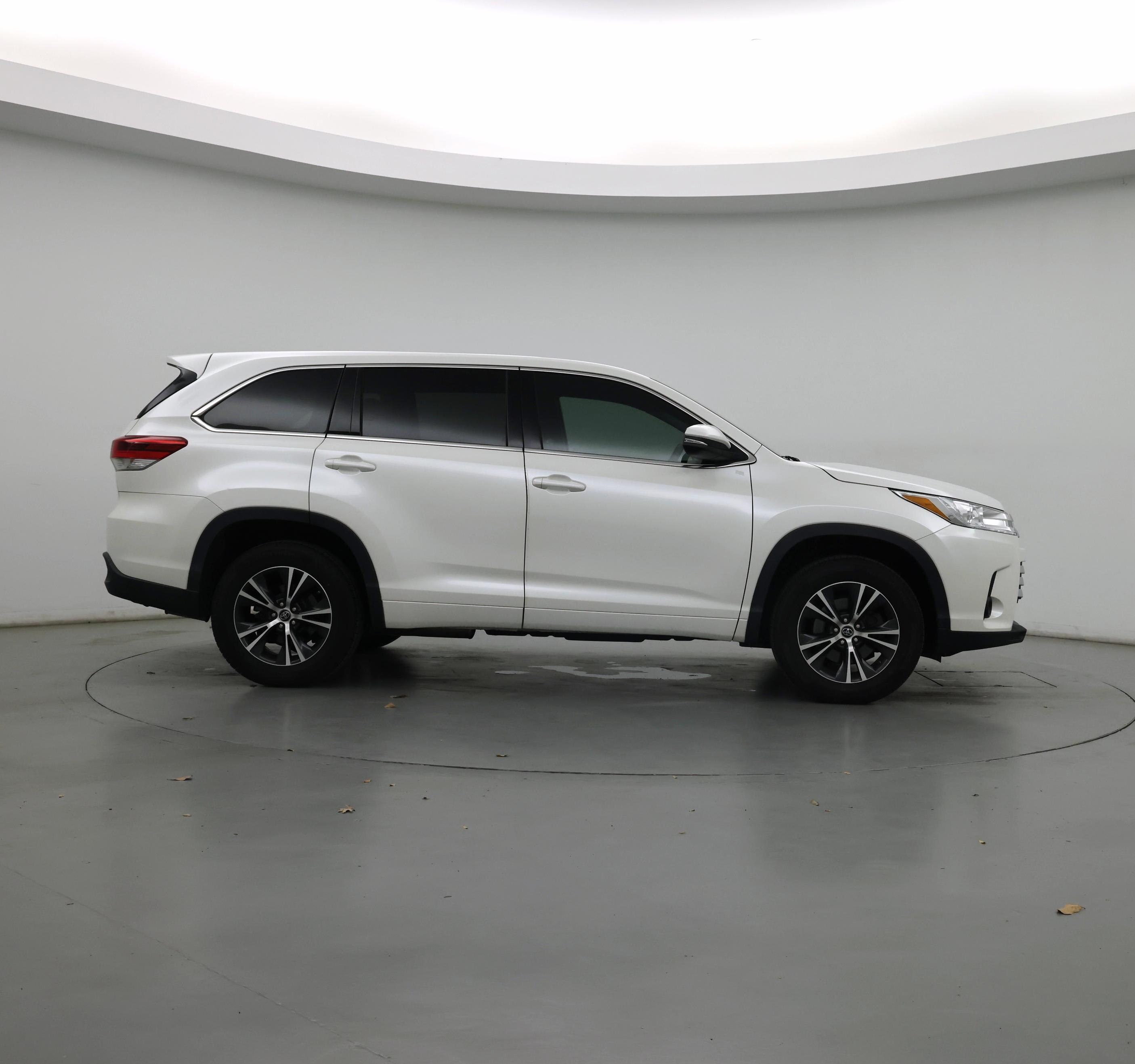 Thumbnail: 2018 Toyota Highlander - 7