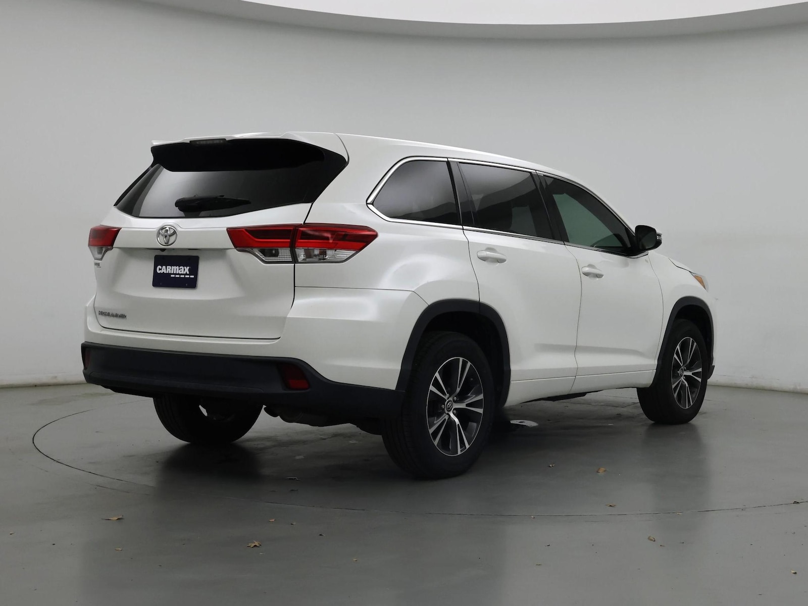 2018 Toyota Highlander LE - Photo 9