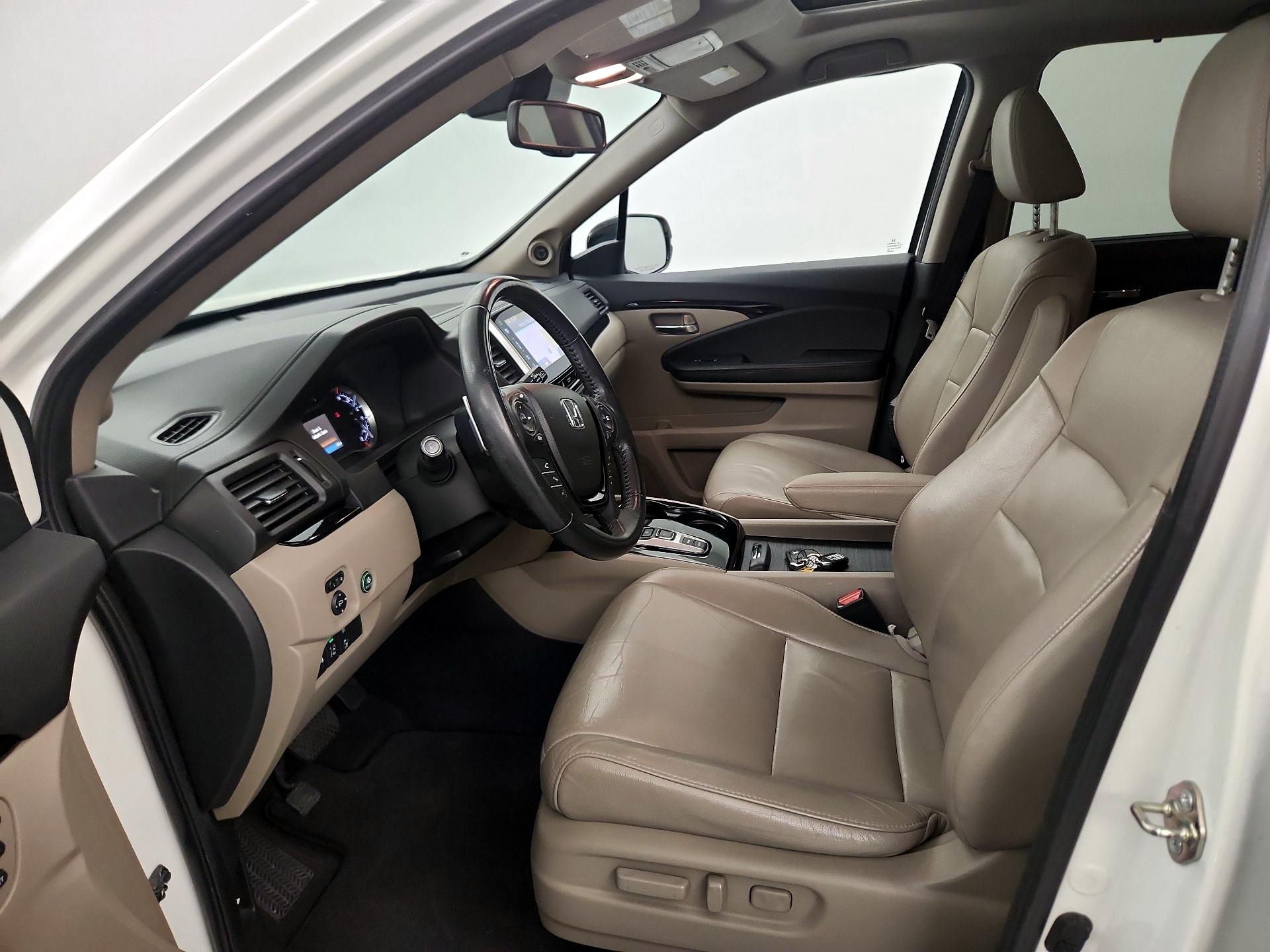 Thumbnail: 2016 Honda Pilot - 11