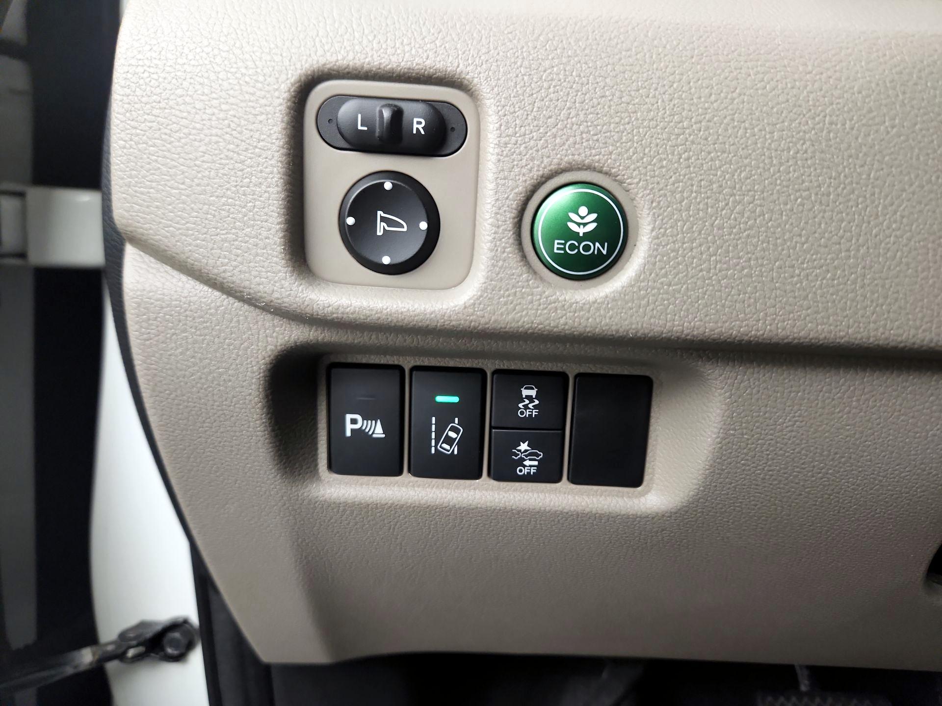 Thumbnail: 2016 Honda Pilot - 13