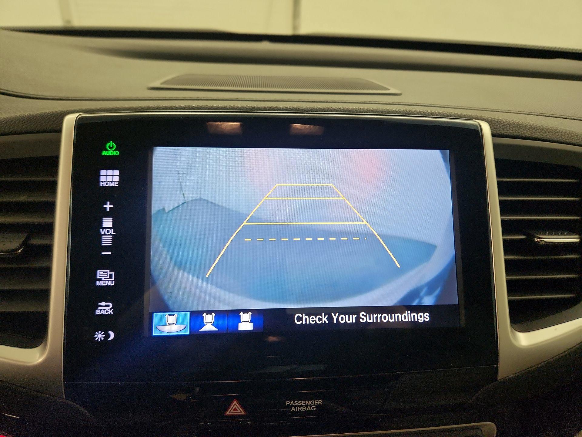 Thumbnail: 2016 Honda Pilot - 15