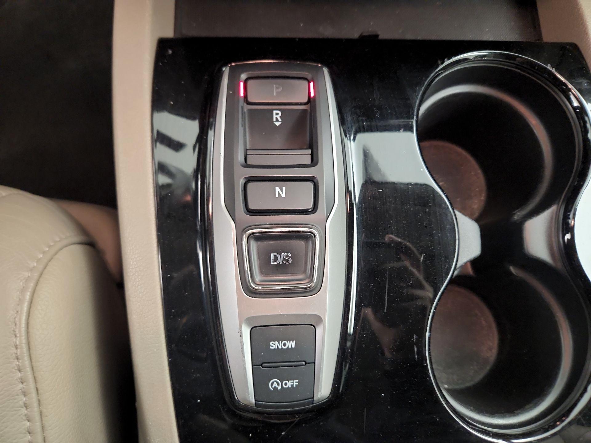 Thumbnail: 2016 Honda Pilot - 18