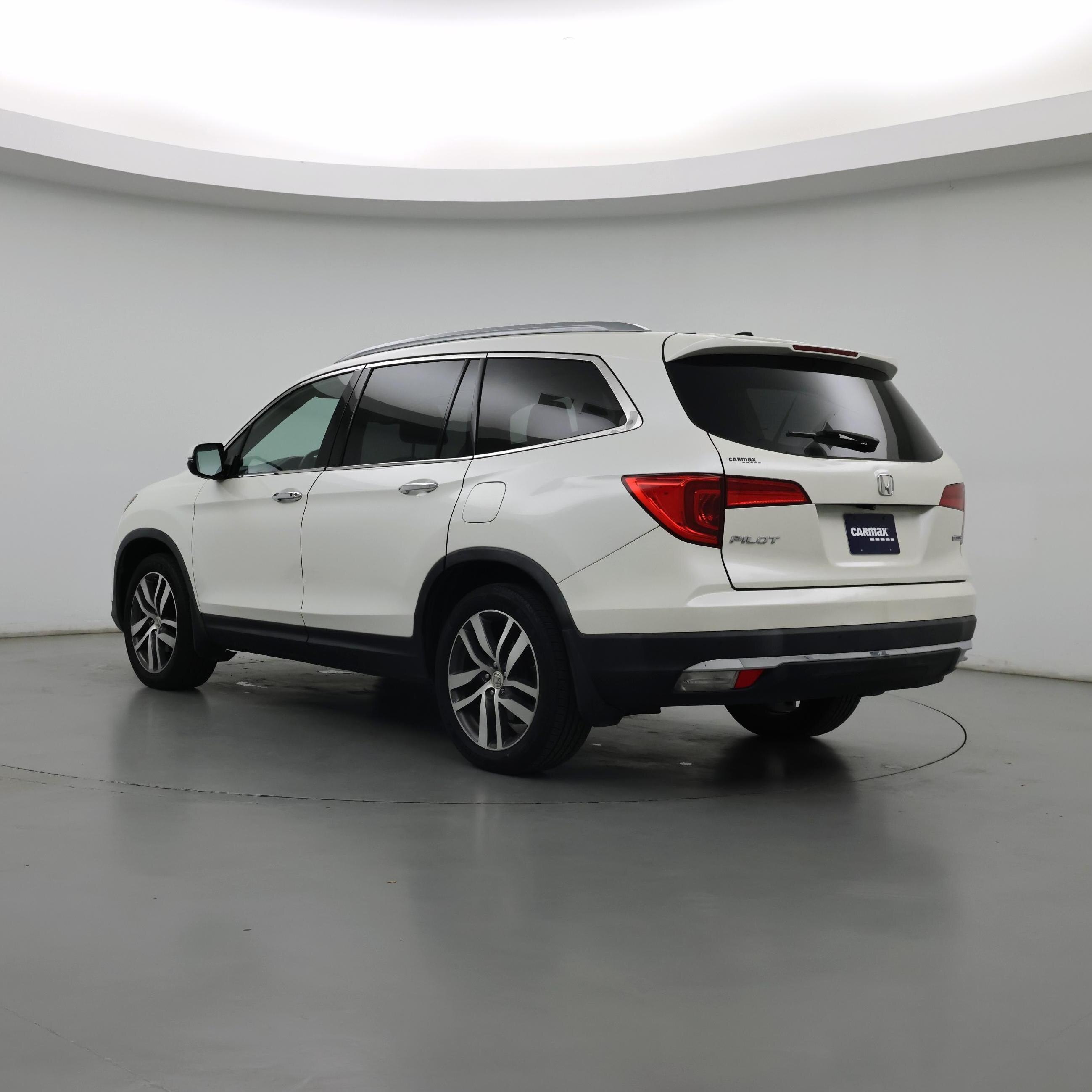 Thumbnail: 2016 Honda Pilot - 2