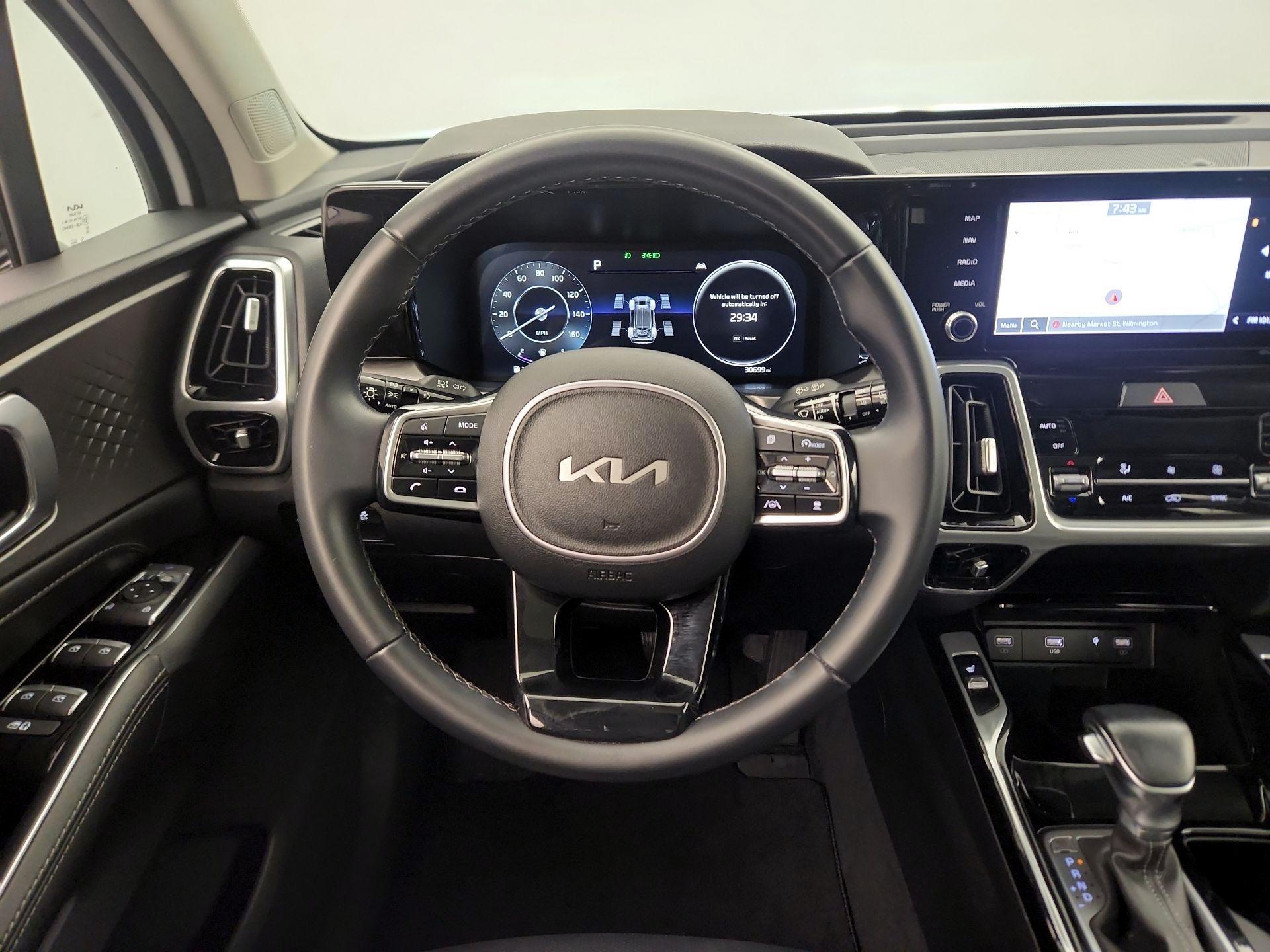 Thumbnail: 2023 Kia Sorento - 10