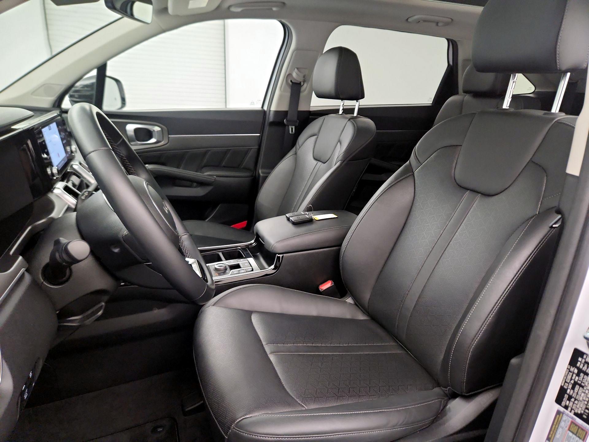 Thumbnail: 2023 Kia Sorento - 11