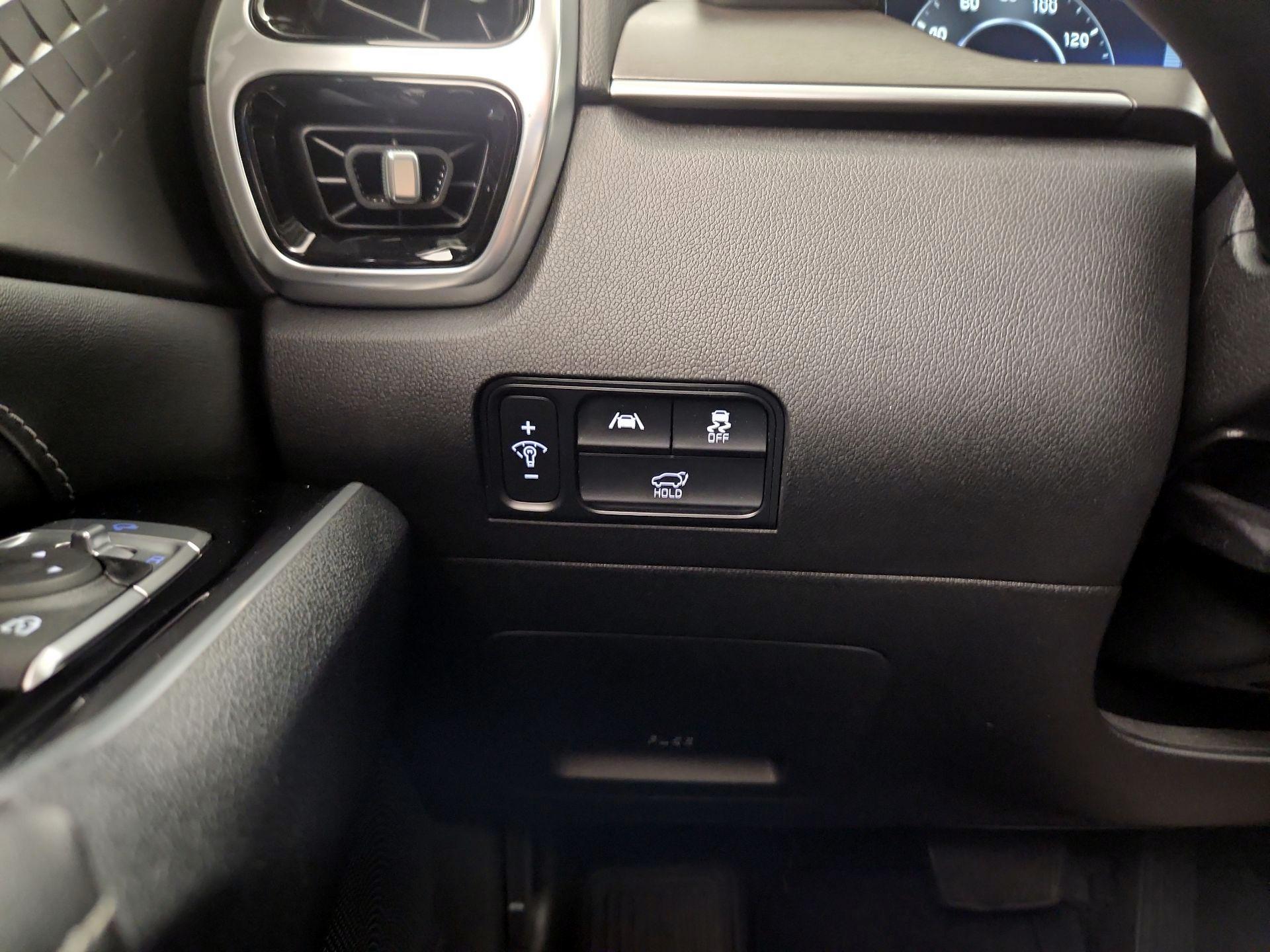 Thumbnail: 2023 Kia Sorento - 13