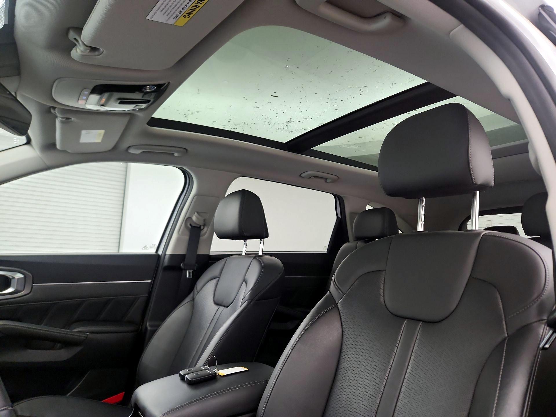 Thumbnail: 2023 Kia Sorento - 20