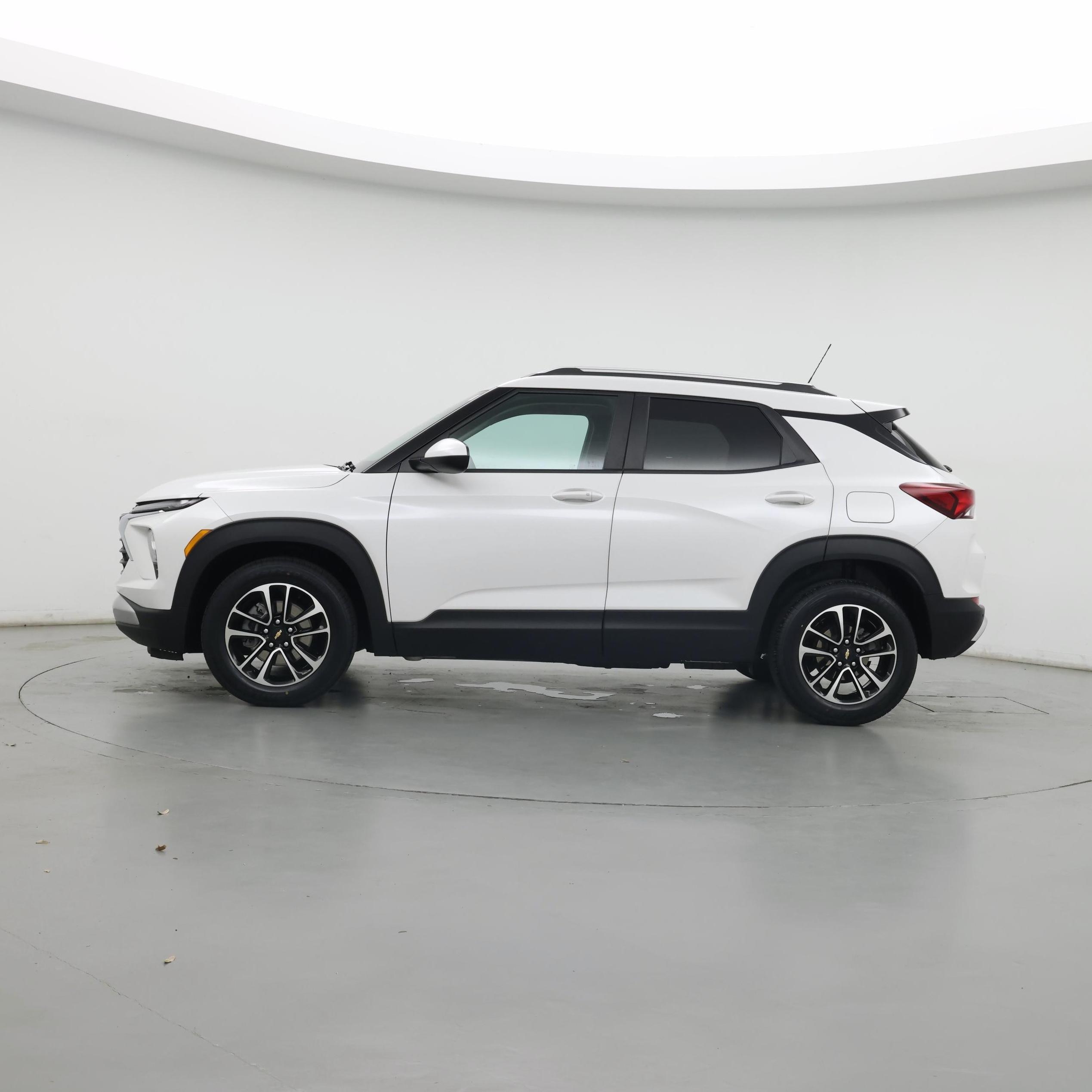 Thumbnail: 2024 Chevrolet TrailBlazer - 3