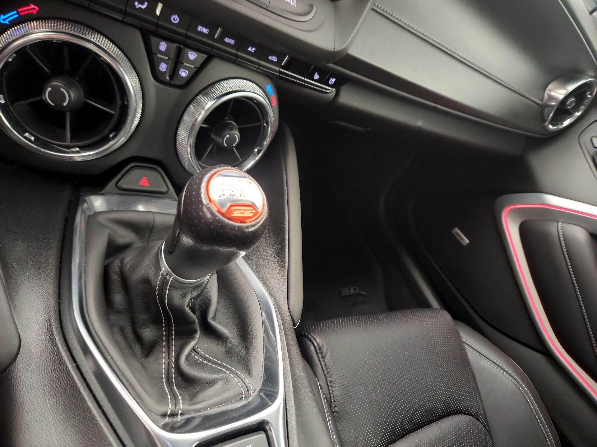 Thumbnail: 2020 Chevrolet Camaro - 17