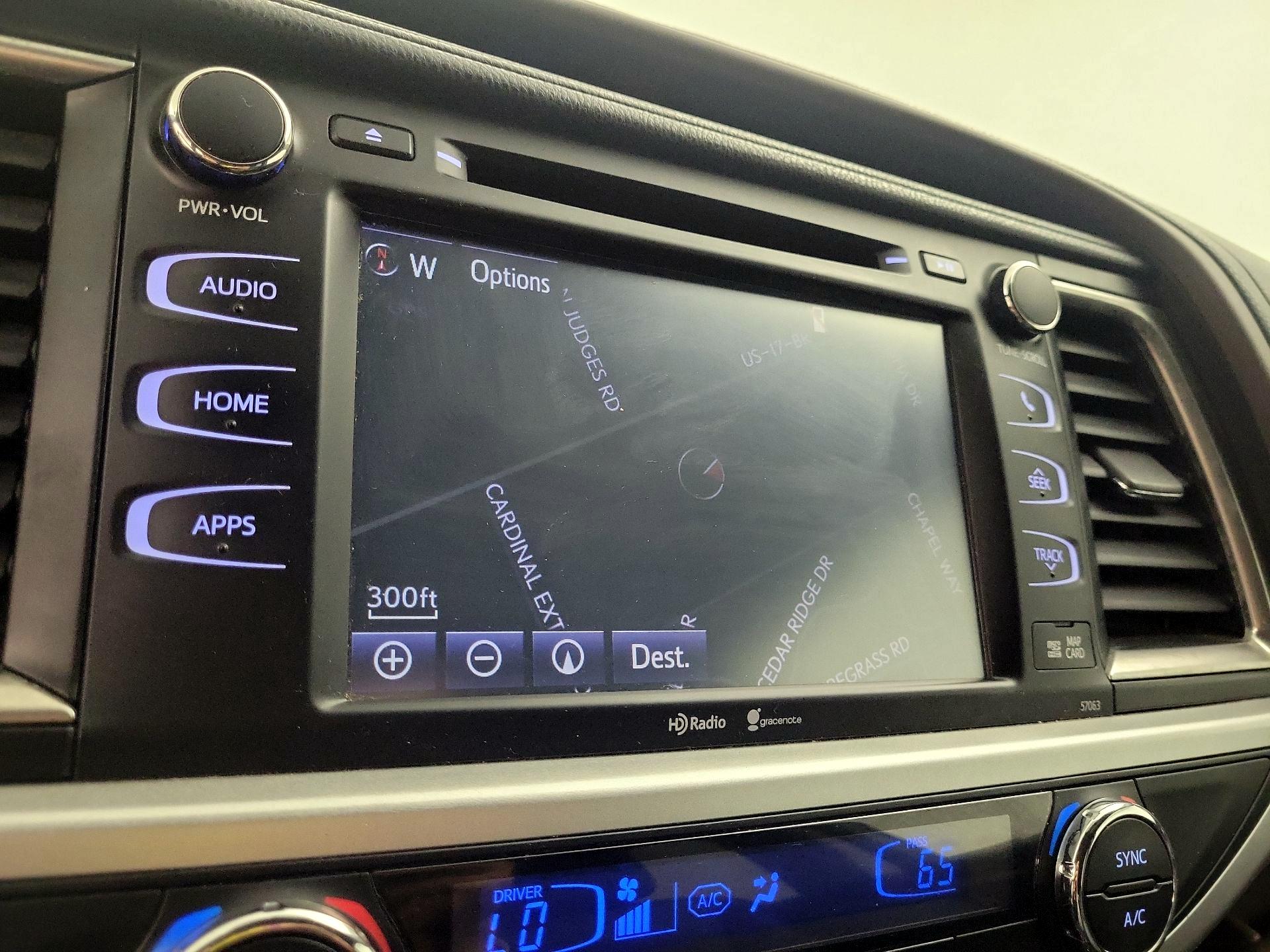 Thumbnail: 2014 Toyota Highlander - 14