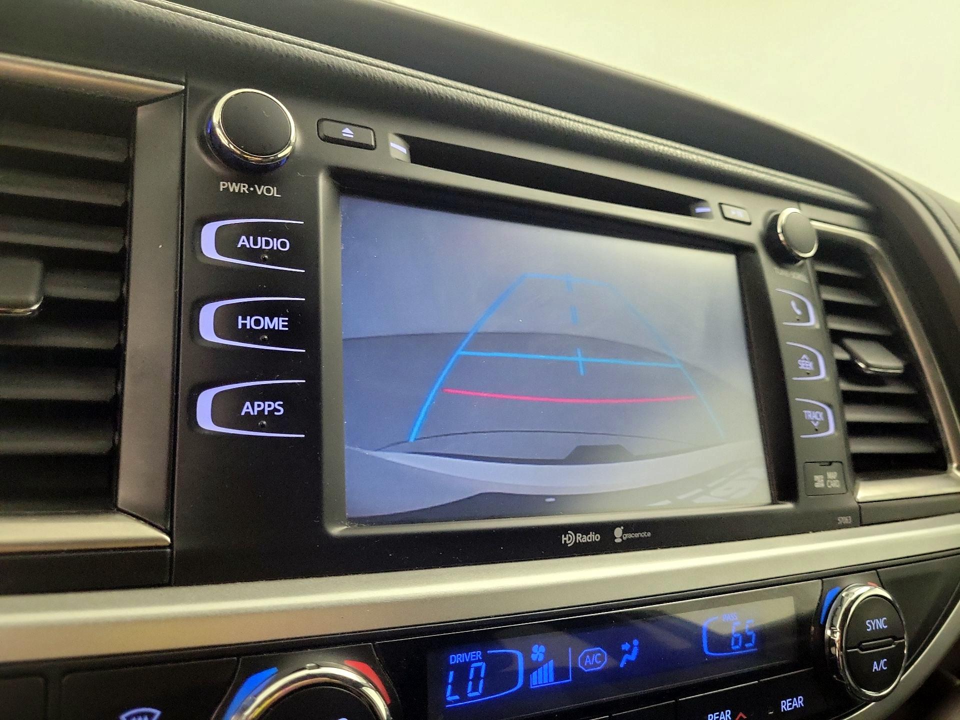 Thumbnail: 2014 Toyota Highlander - 15