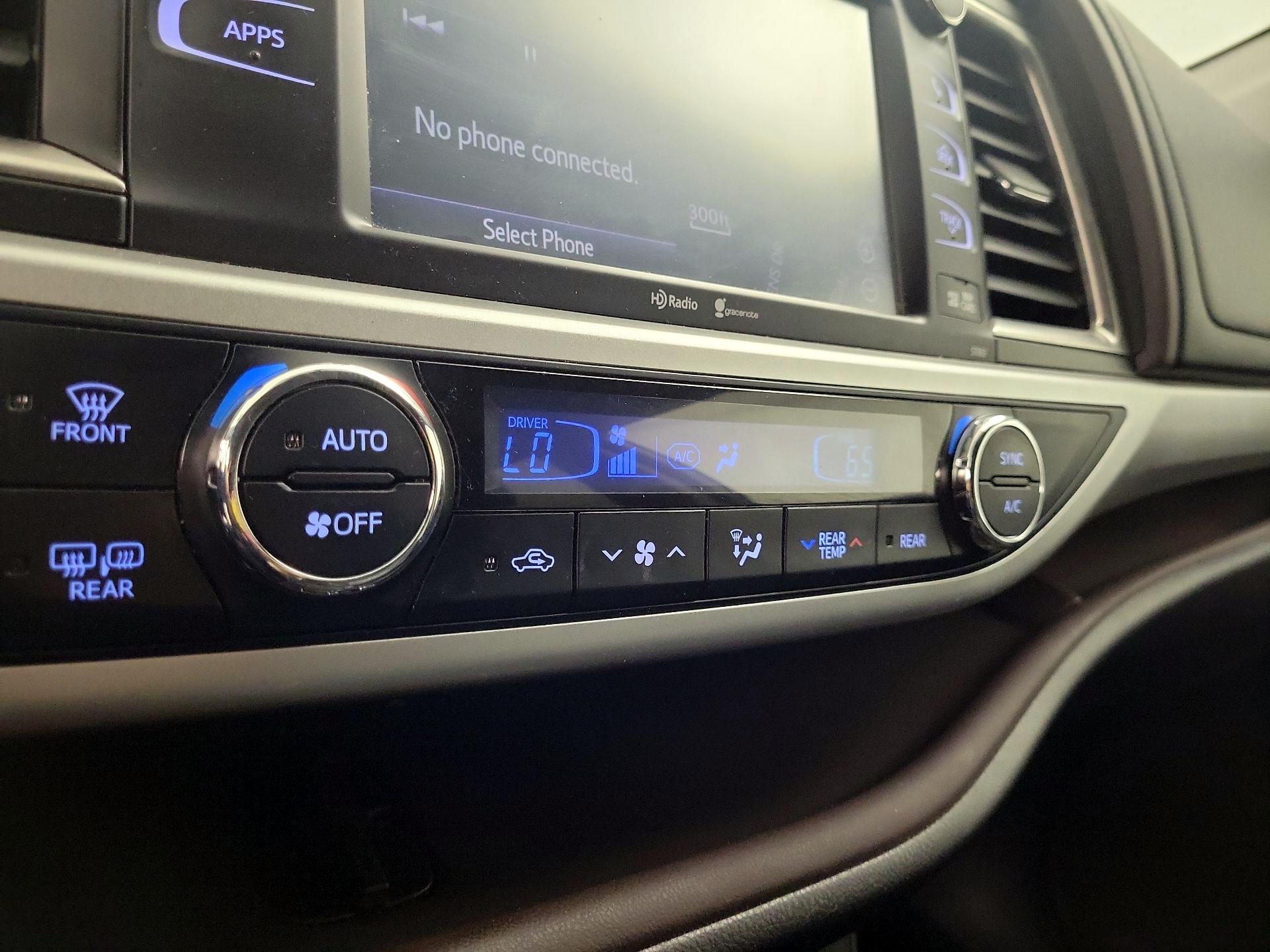 Thumbnail: 2014 Toyota Highlander - 17