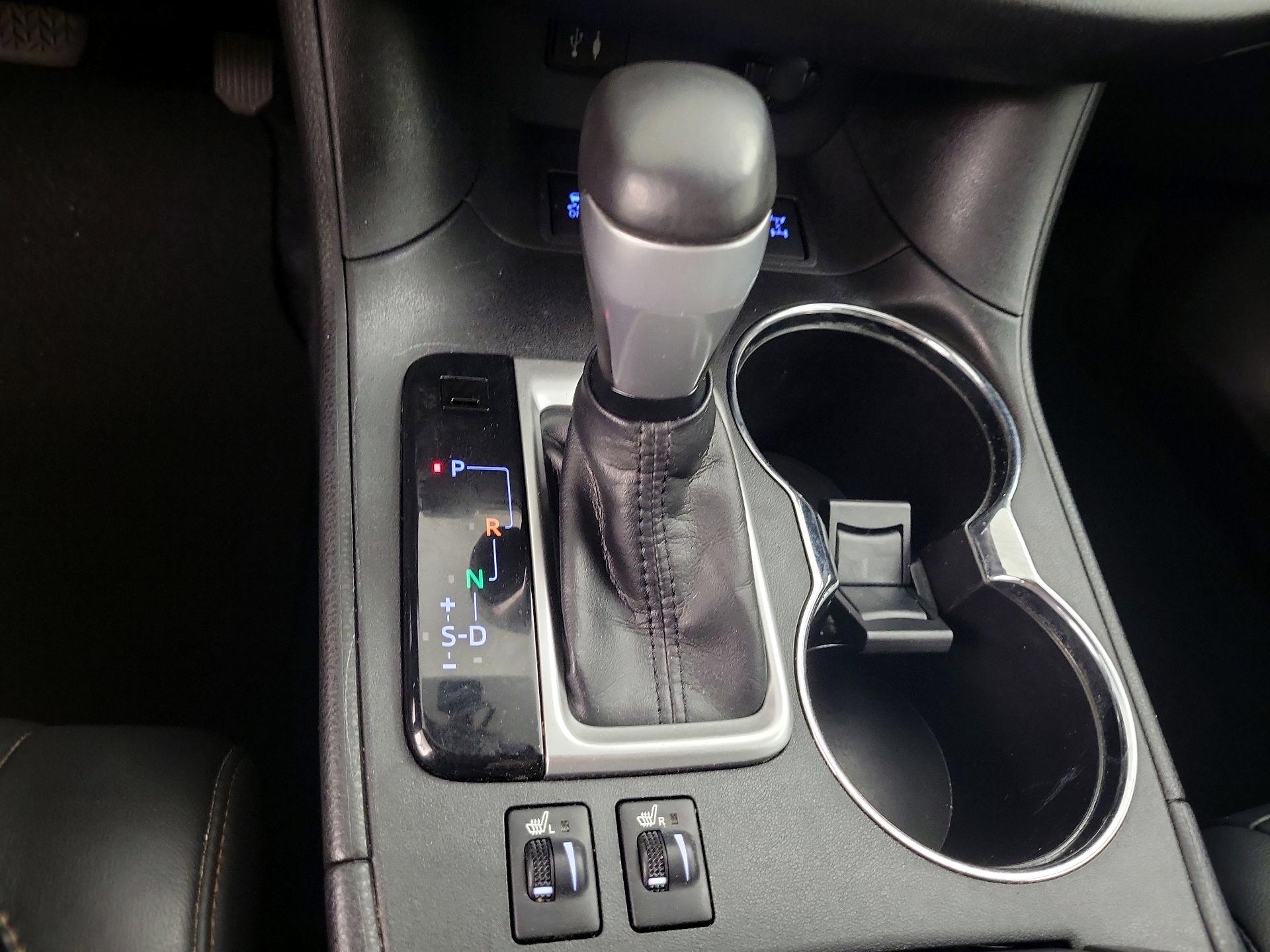 Thumbnail: 2014 Toyota Highlander - 18