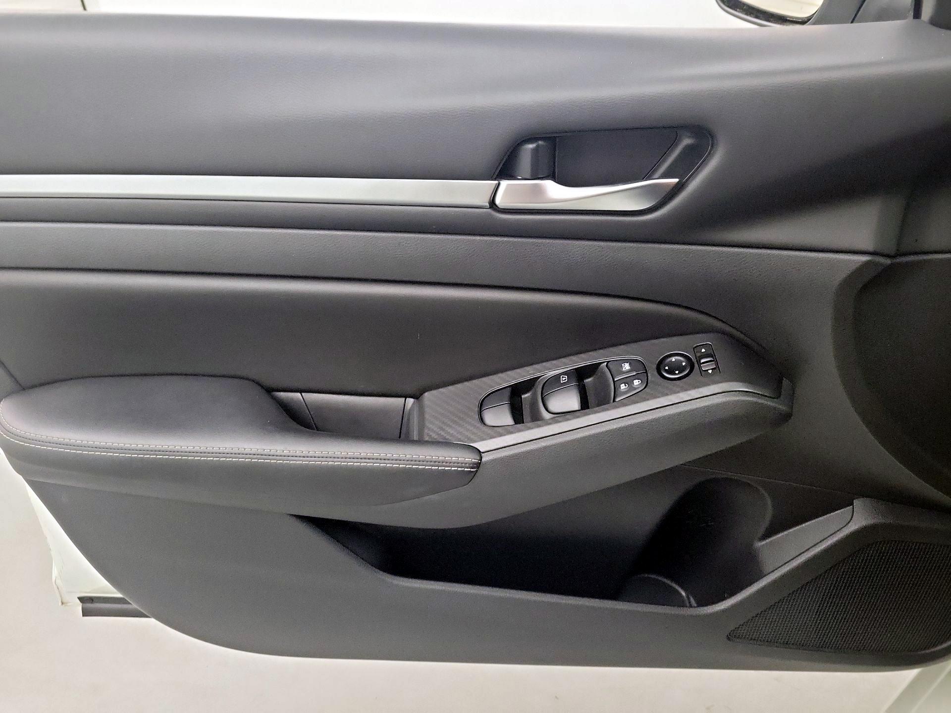 Thumbnail: 2022 Nissan Altima - 12