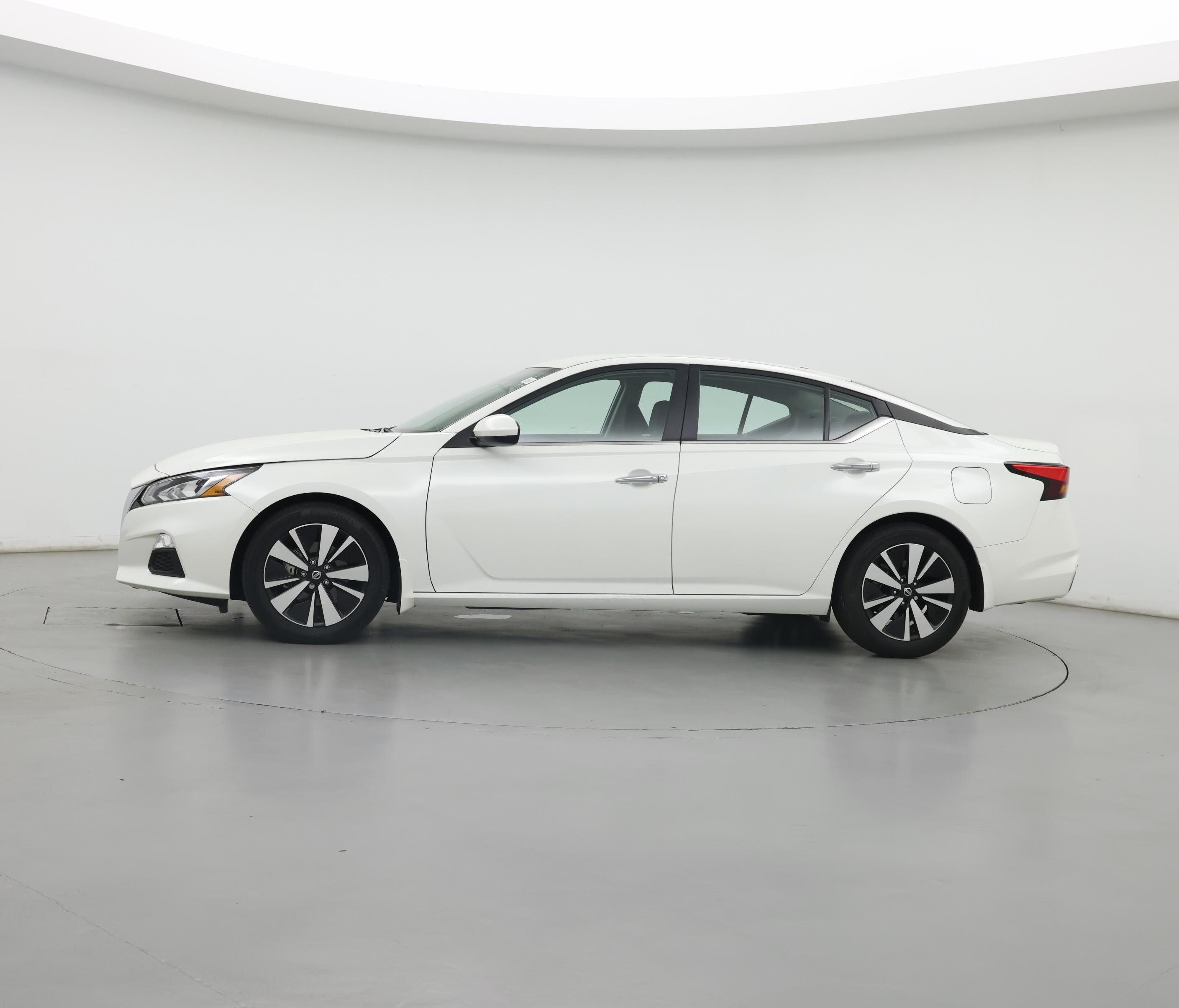 Thumbnail: 2022 Nissan Altima - 3