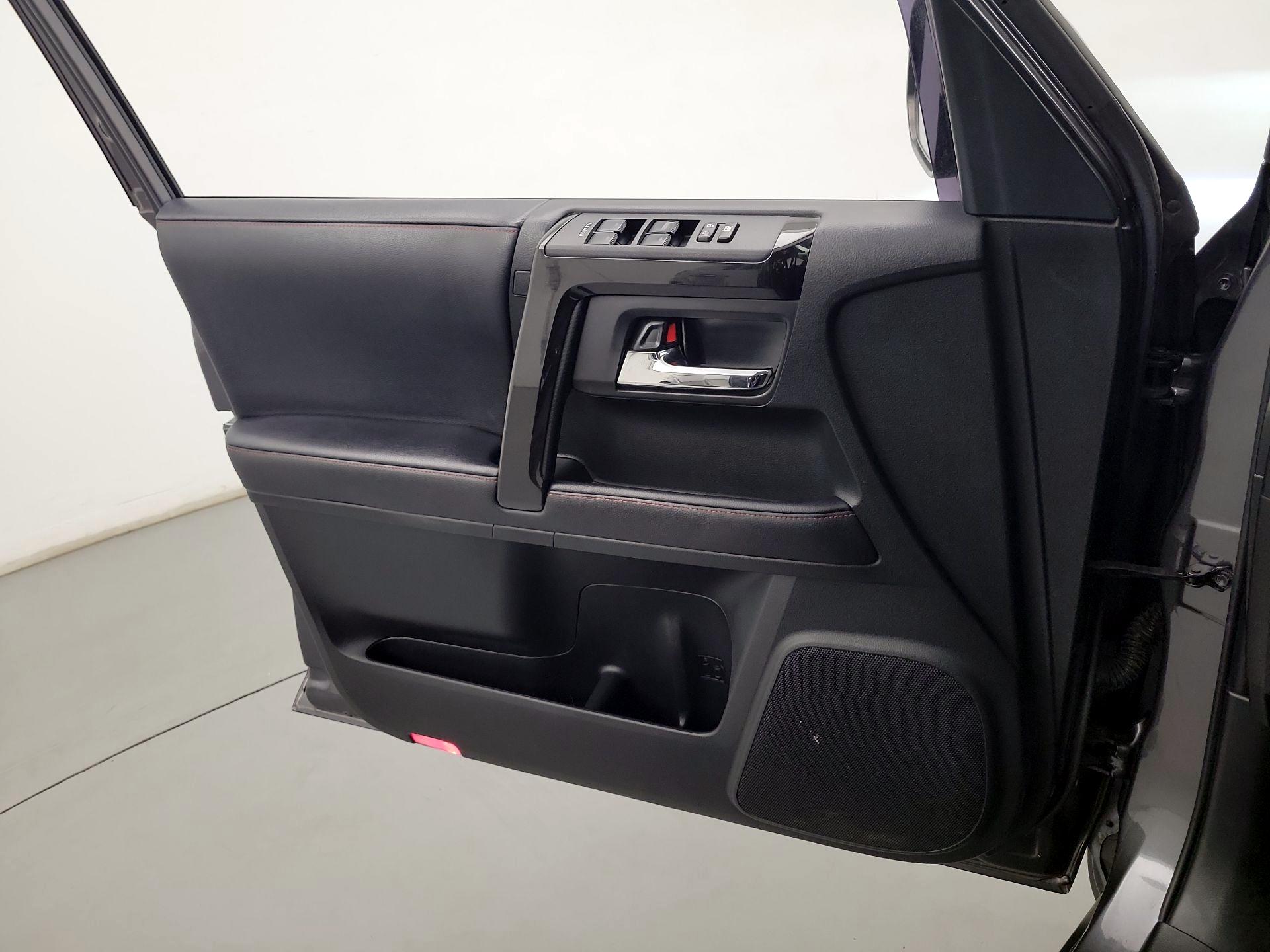 Thumbnail: 2022 Toyota 4Runner - 12