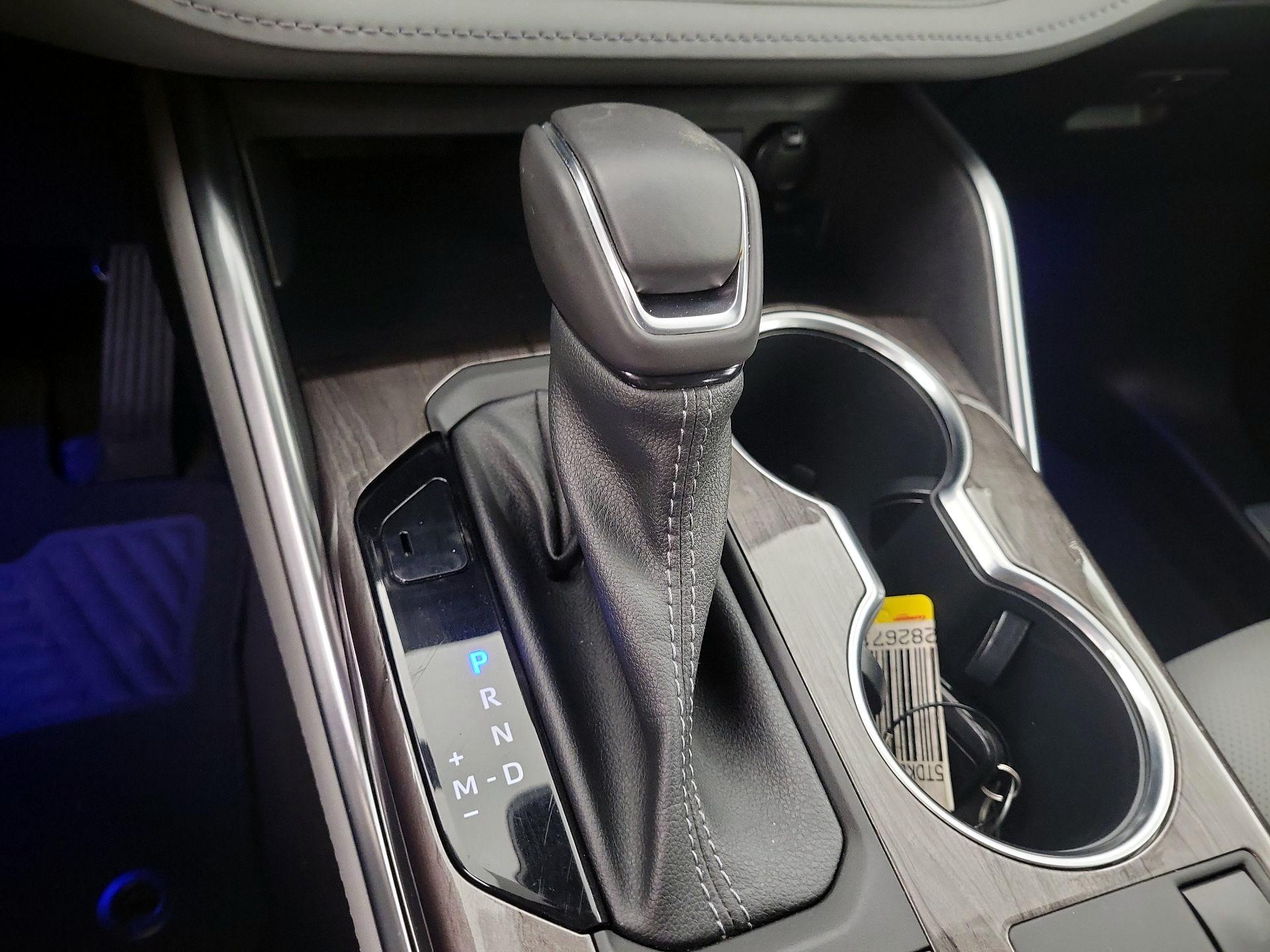 Thumbnail: 2023 Toyota Highlander - 17