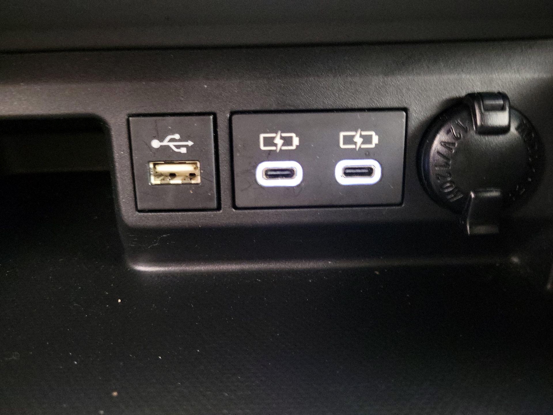 Thumbnail: 2023 Toyota Highlander - 18