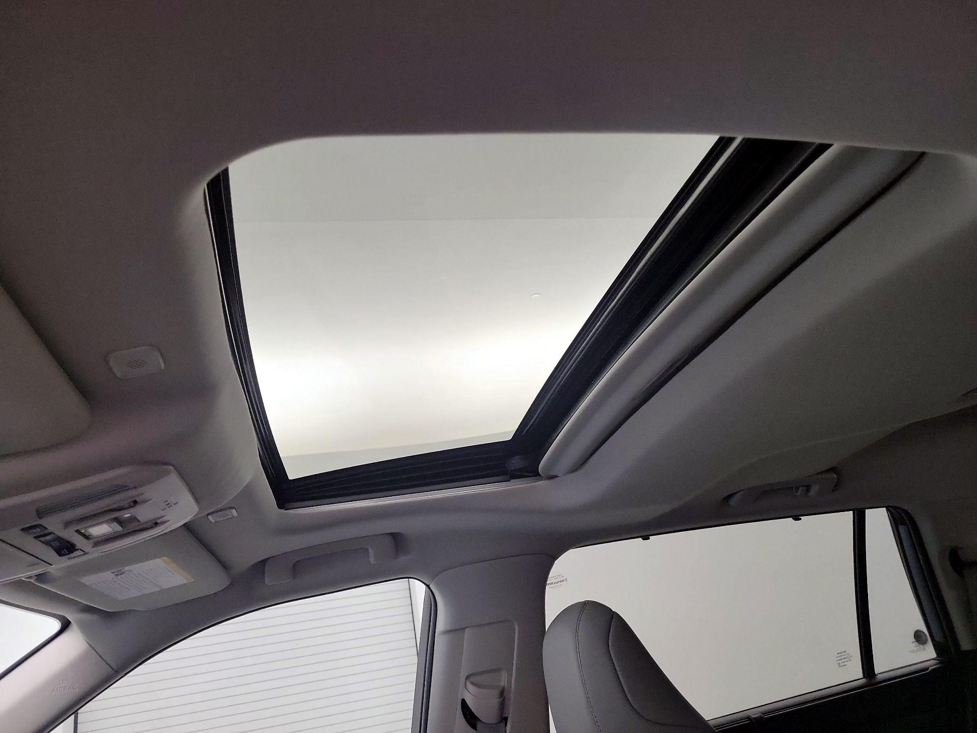 Thumbnail: 2023 Toyota Highlander - 19