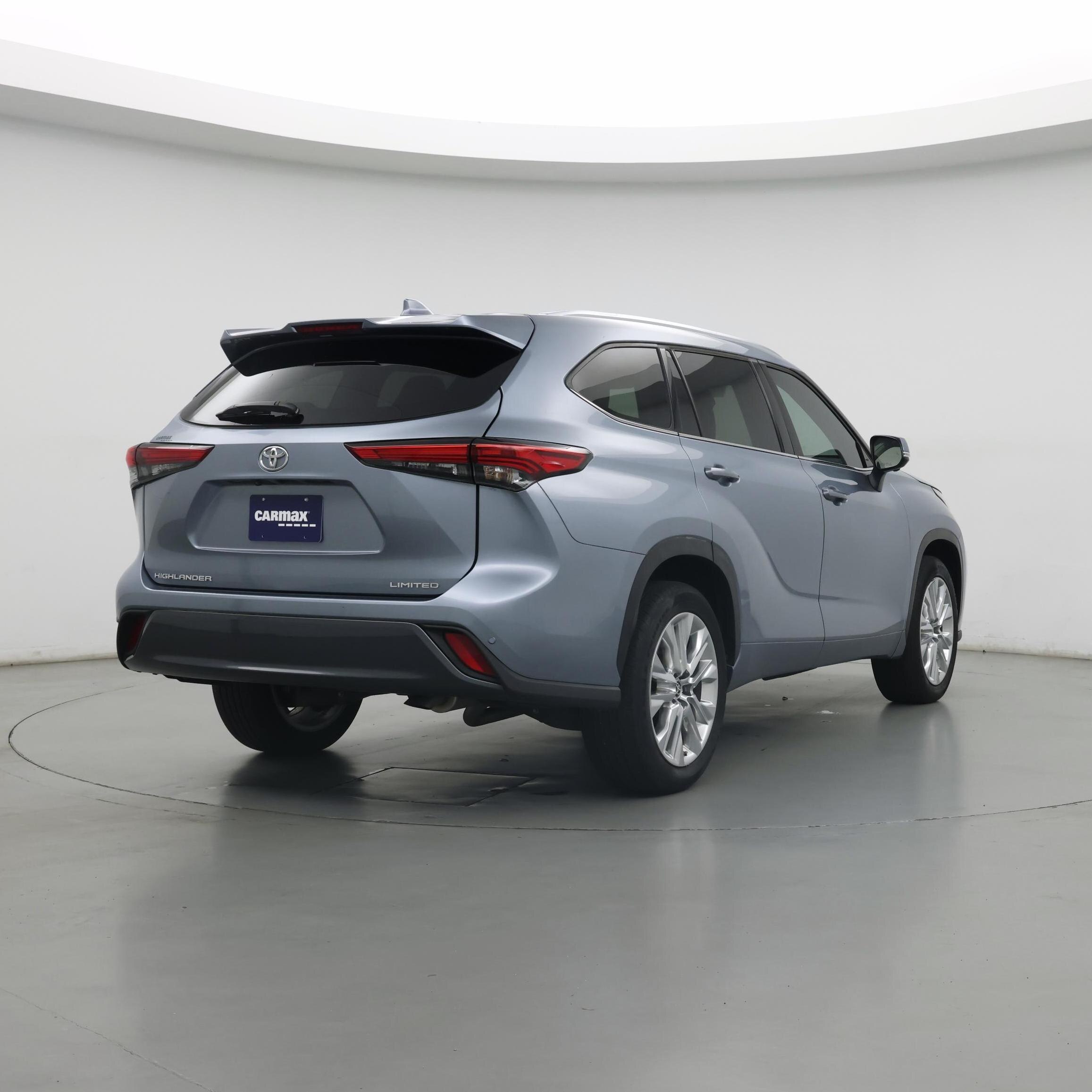 Thumbnail: 2023 Toyota Highlander - 8