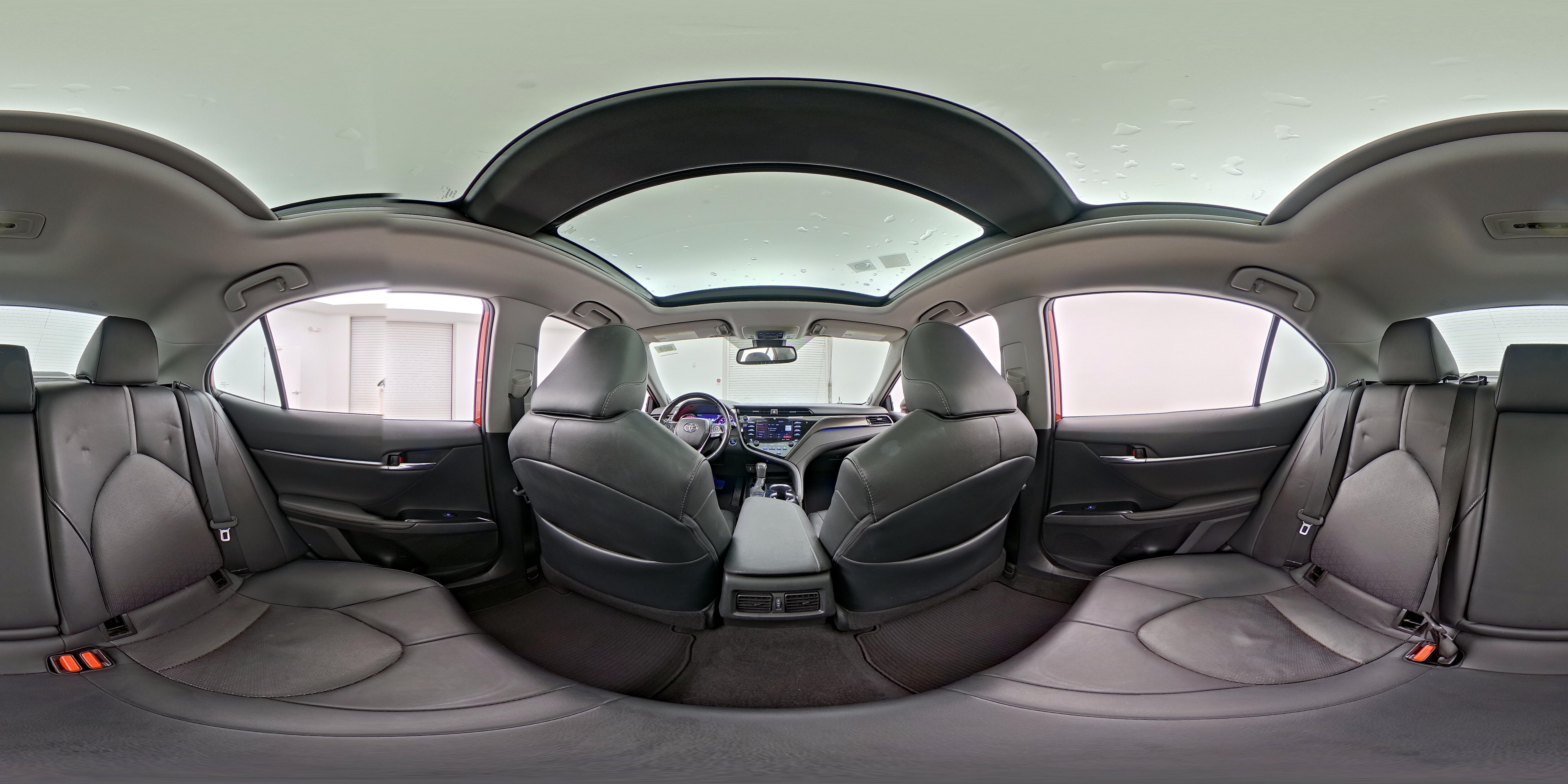 2019 Toyota Camry XSE - Photo 26