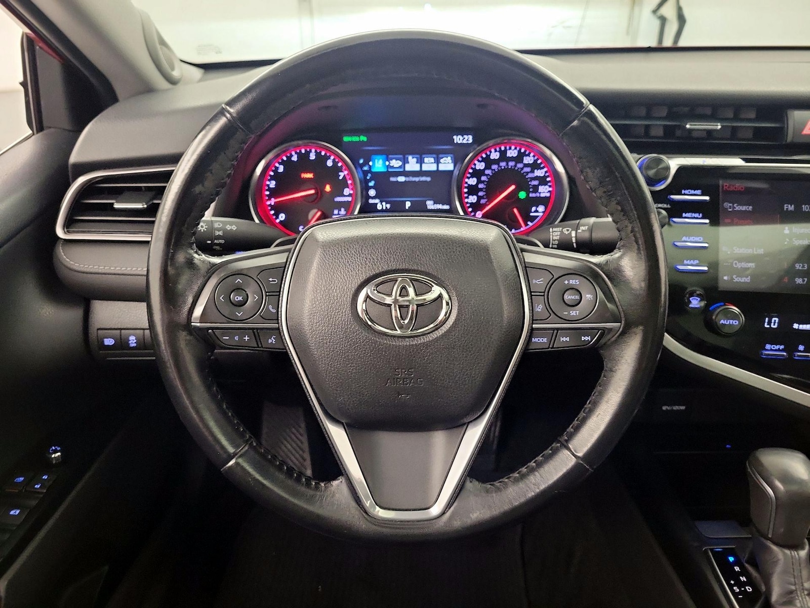 2019 Toyota Camry XSE - Photo 11