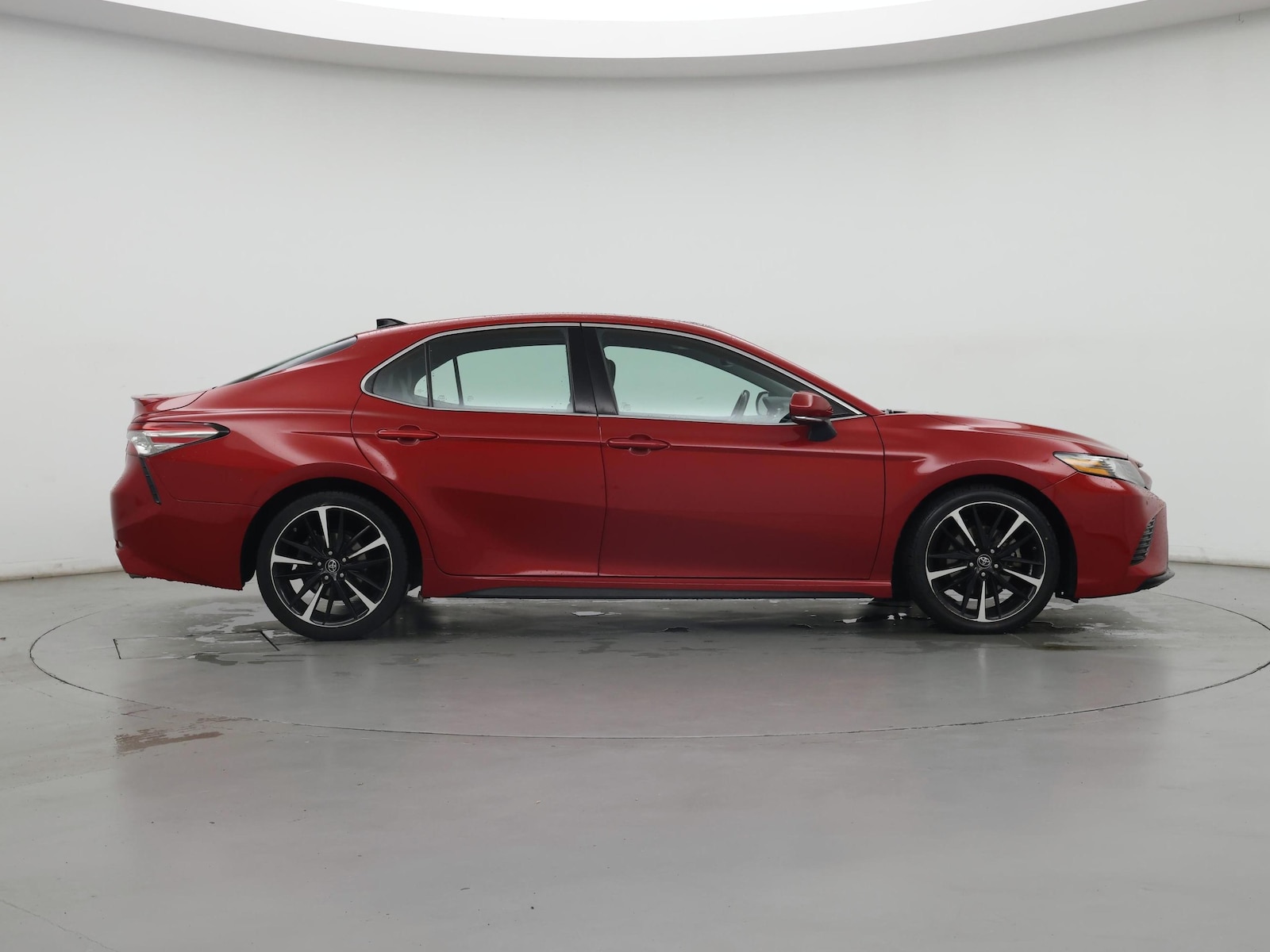 2019 Toyota Camry XSE - Photo 8