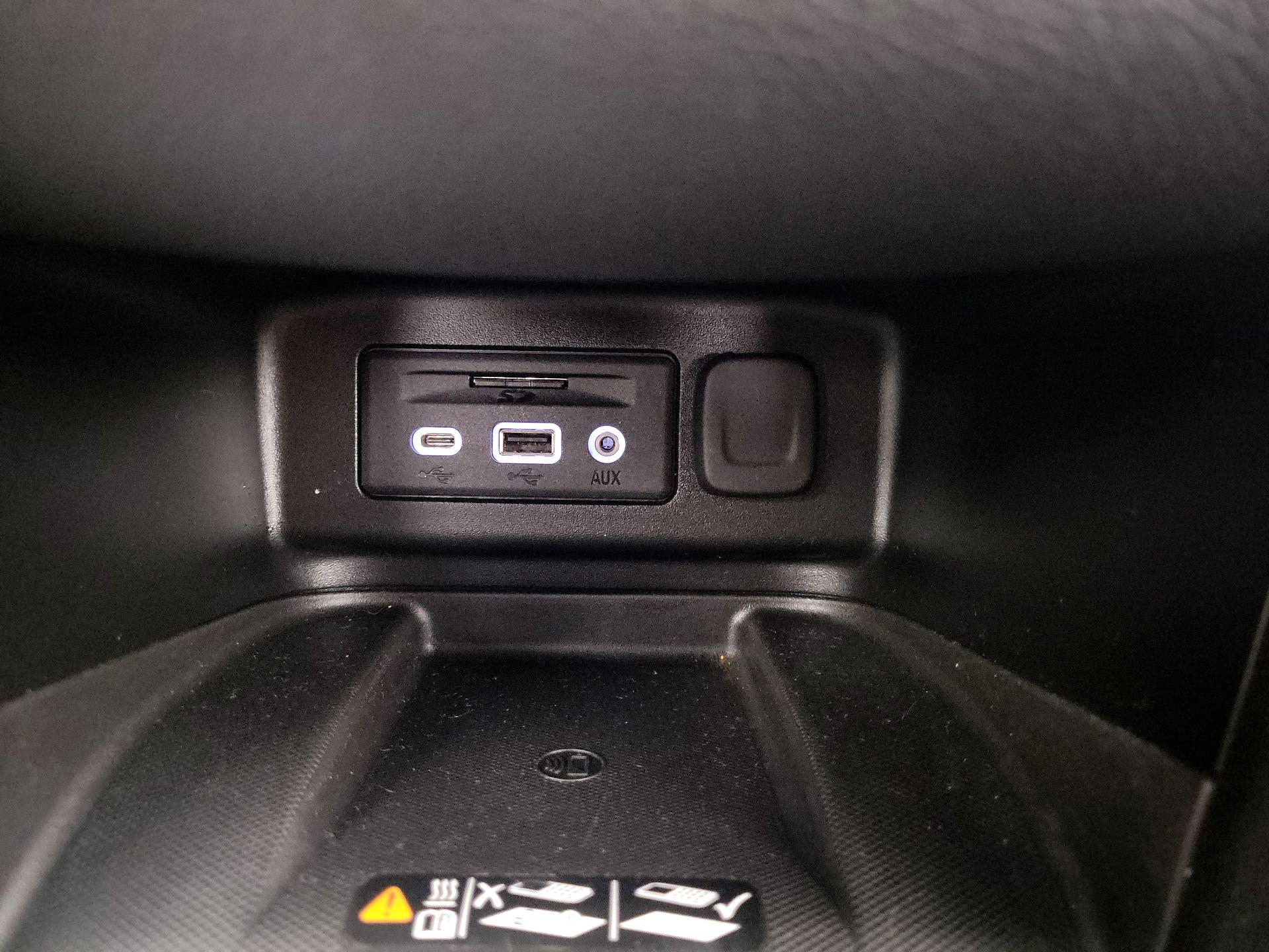 Thumbnail: 2019 Chevrolet Equinox - 18