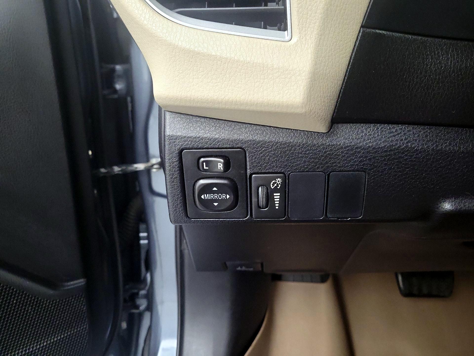 Thumbnail: 2016 Toyota Corolla - 13