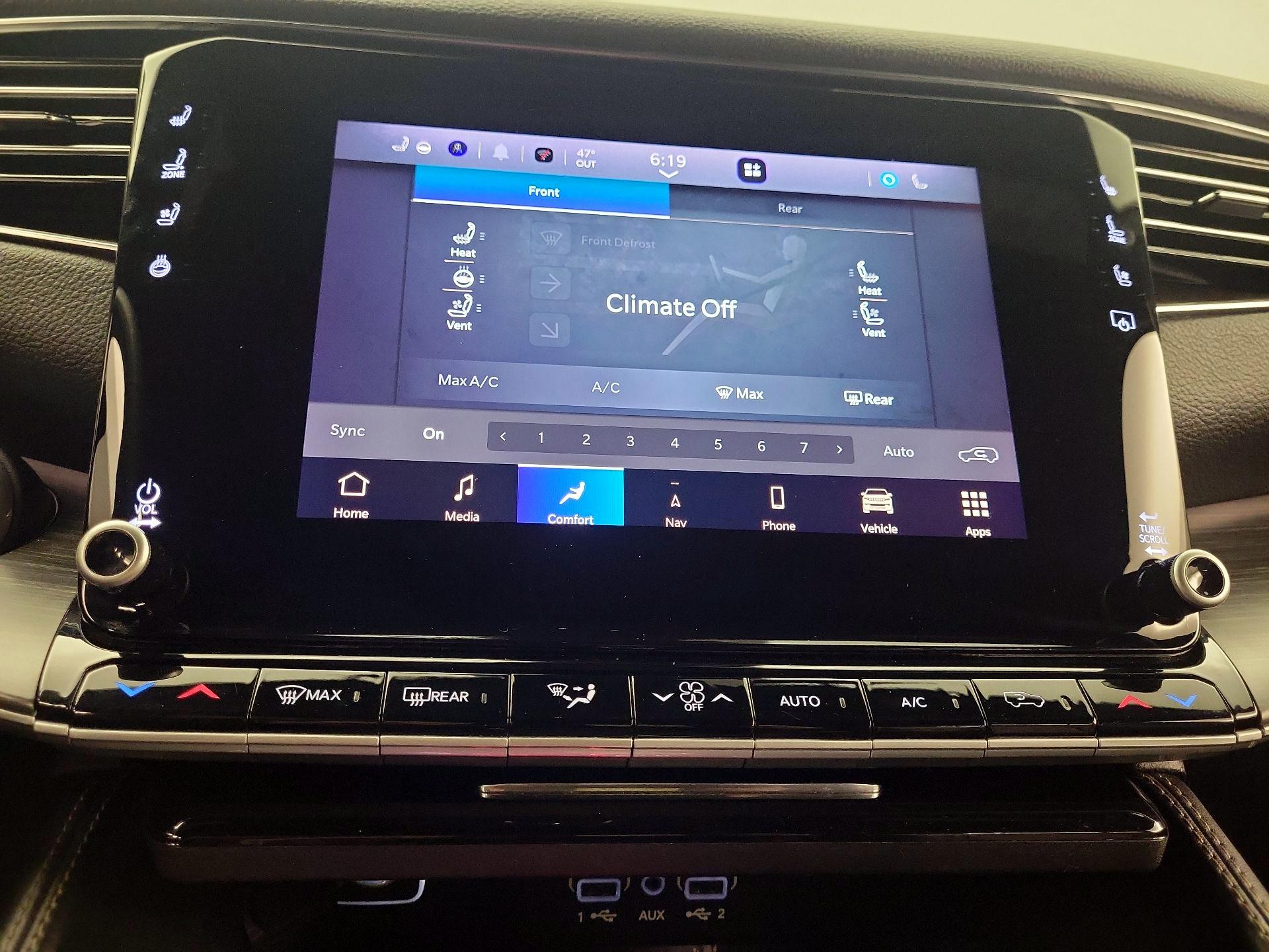 Thumbnail: 2023 Jeep Wagoneer - 17