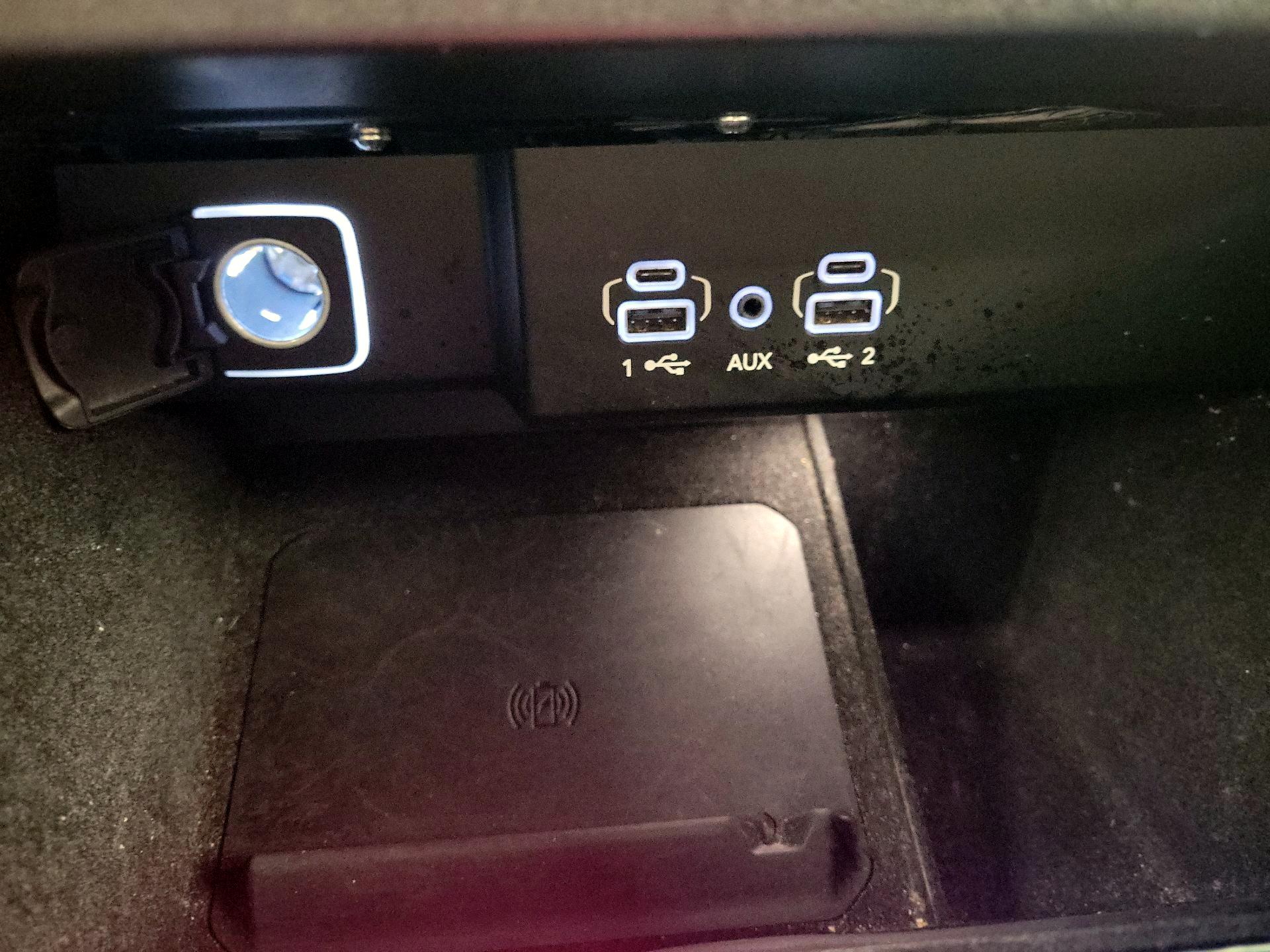 Thumbnail: 2023 Jeep Wagoneer - 19