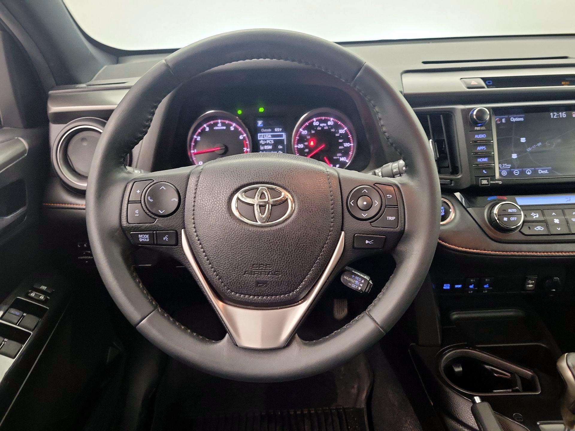Thumbnail: 2017 Toyota RAV4 - 10