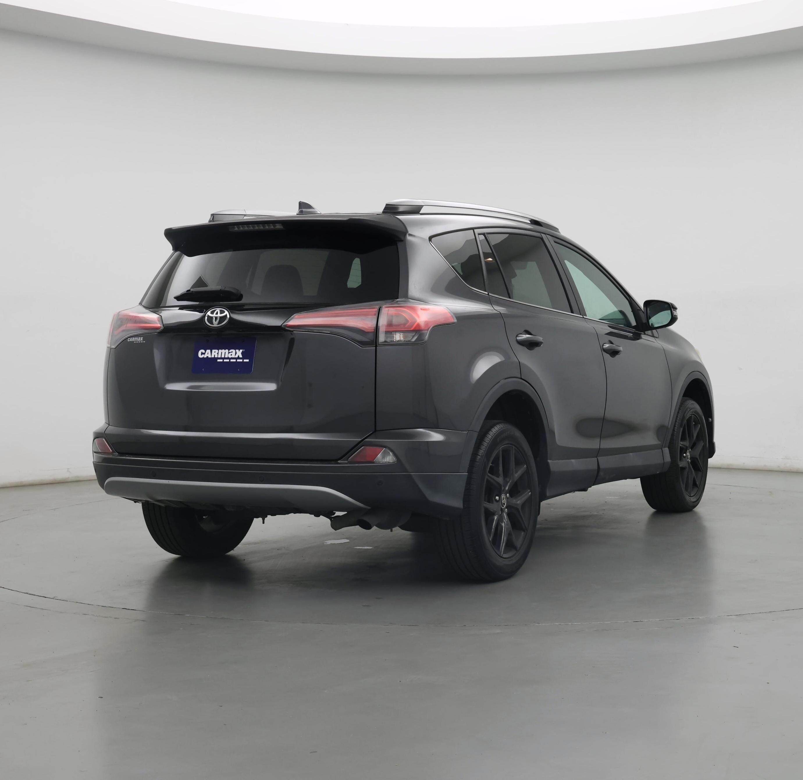 Thumbnail: 2017 Toyota RAV4 - 8