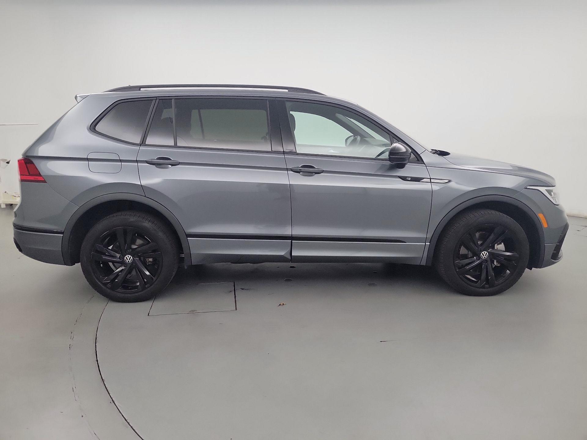 Thumbnail: 2024 Volkswagen Tiguan - 4