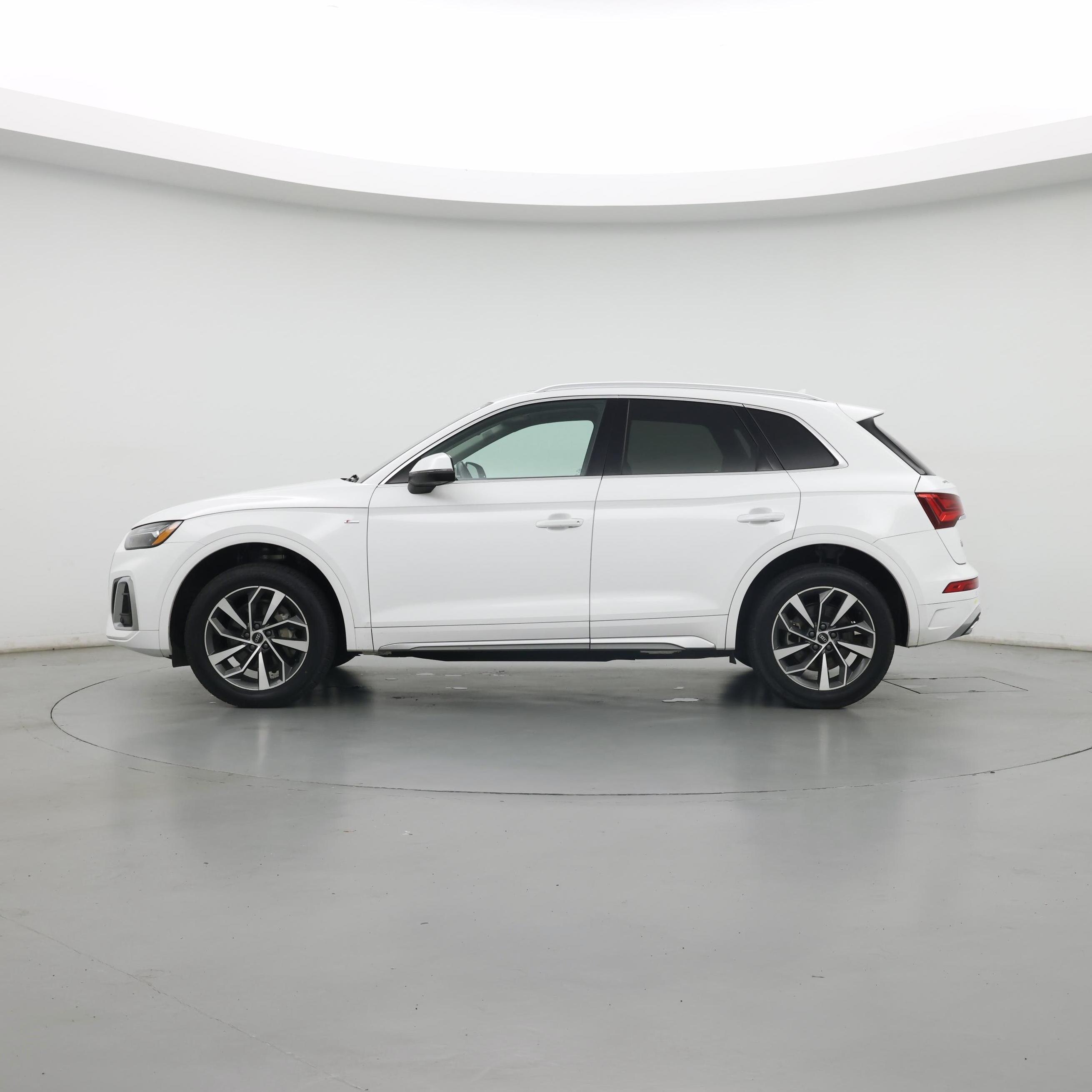 Thumbnail: 2023 Audi Q5 - 3