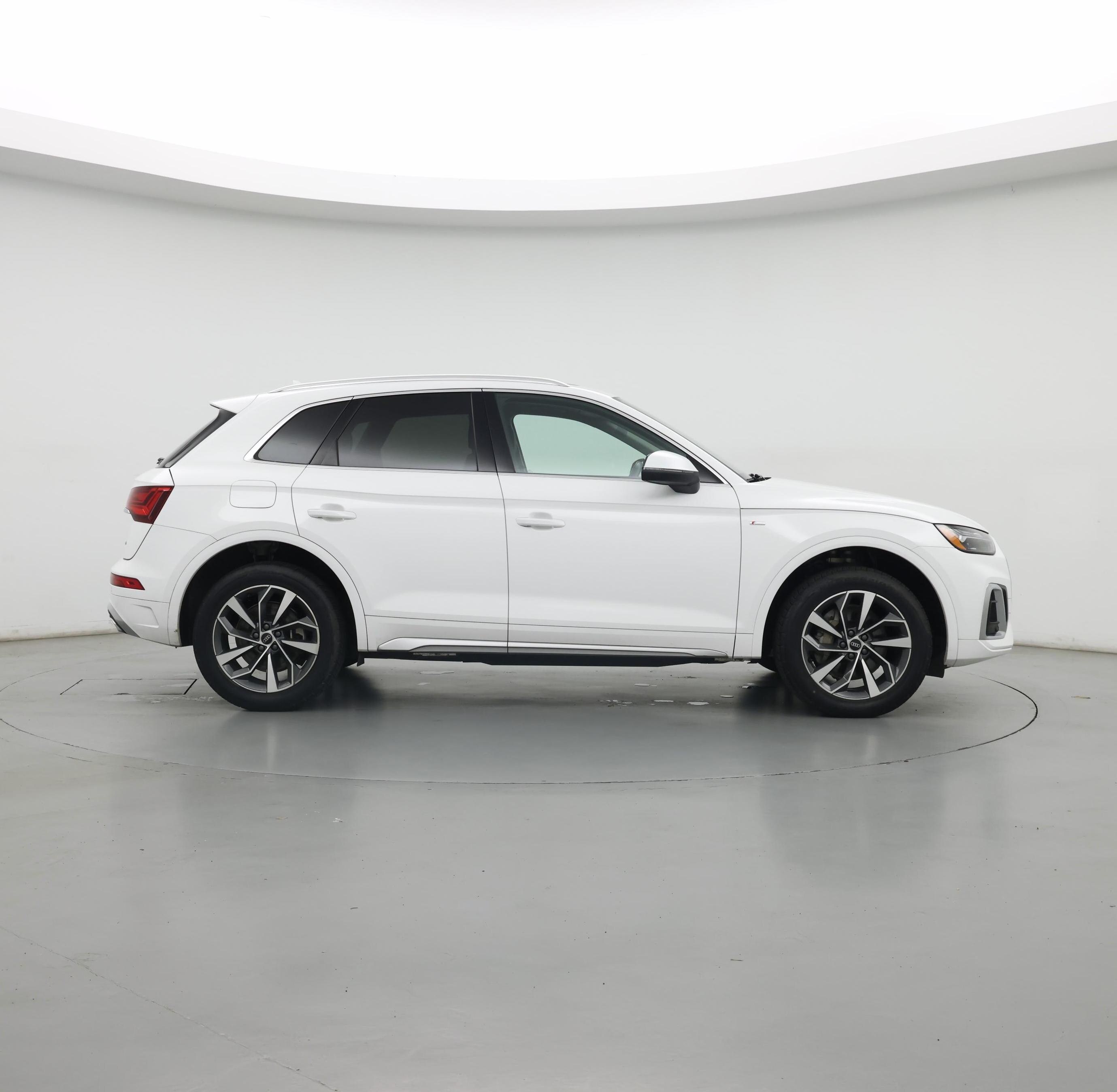 Thumbnail: 2023 Audi Q5 - 7