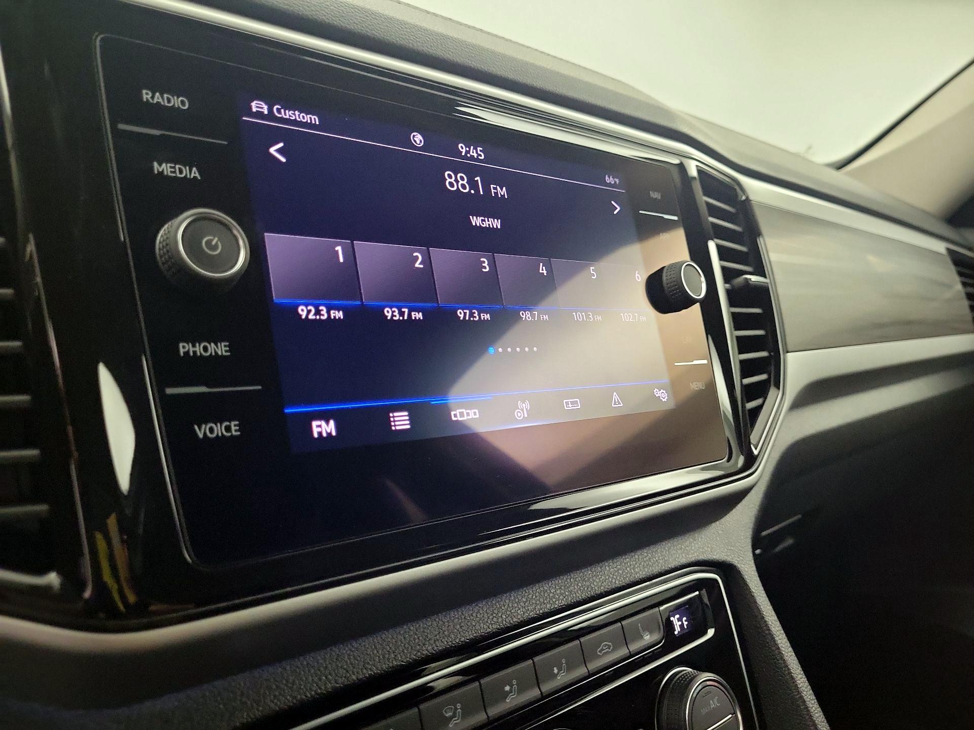 Thumbnail: 2022 Volkswagen Atlas - 16