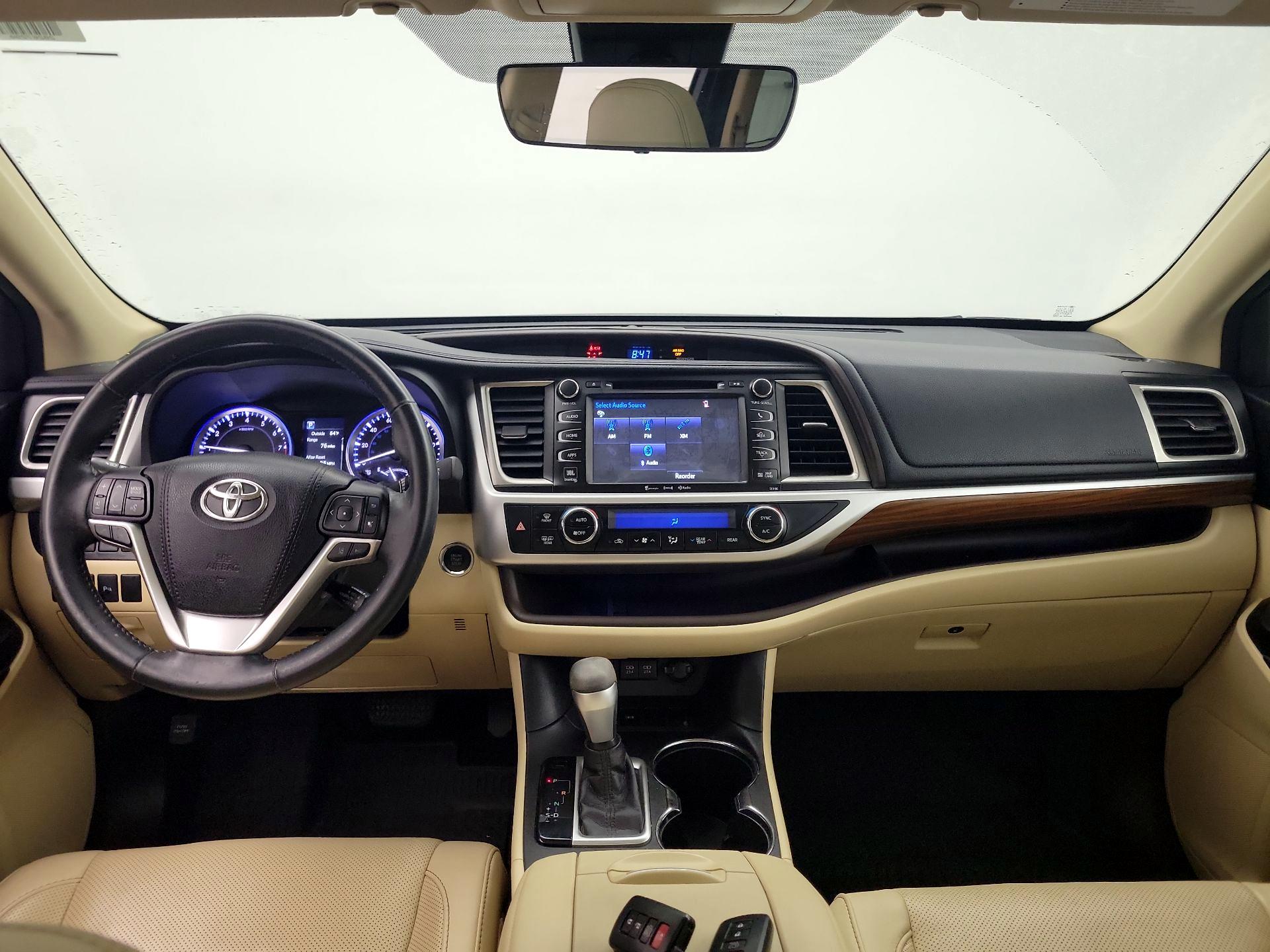 Thumbnail: 2017 Toyota Highlander - 9