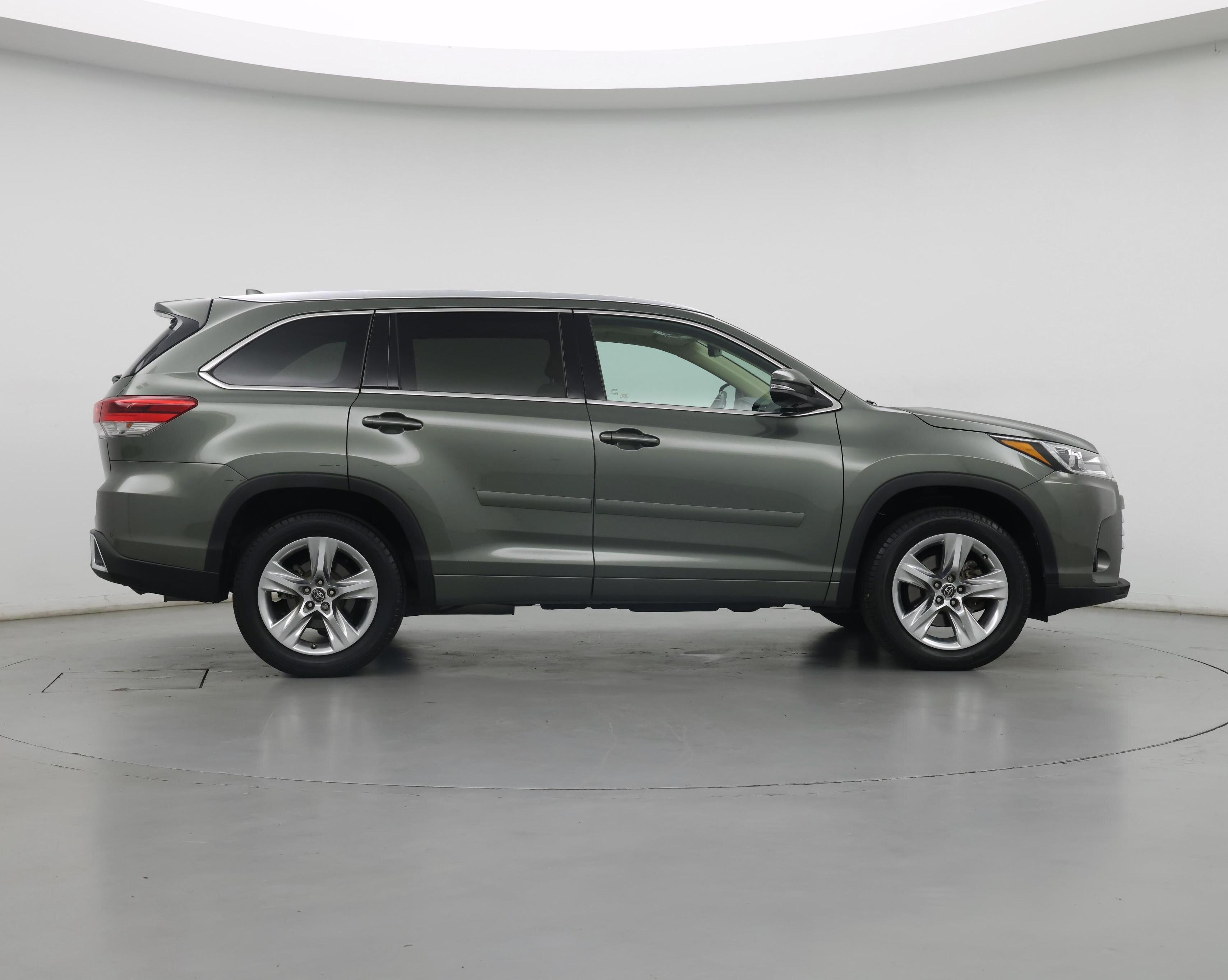 Thumbnail: 2017 Toyota Highlander - 7