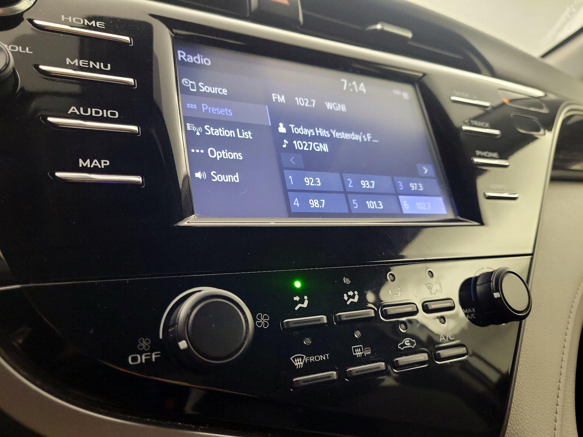 Thumbnail: 2019 Toyota Camry - 15