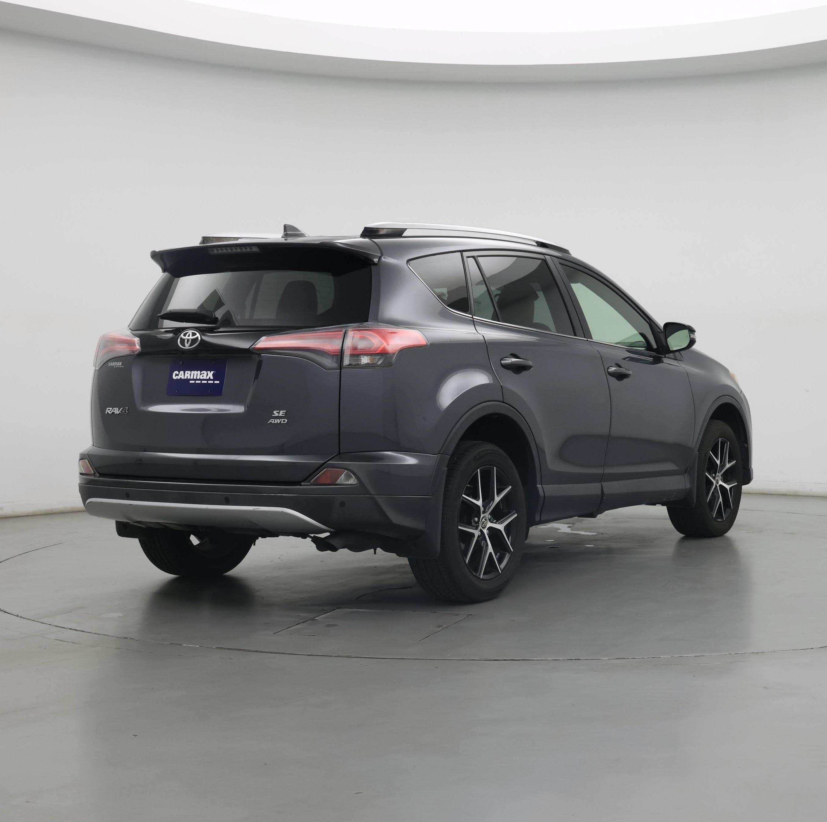 Thumbnail: 2016 Toyota RAV4 - 8